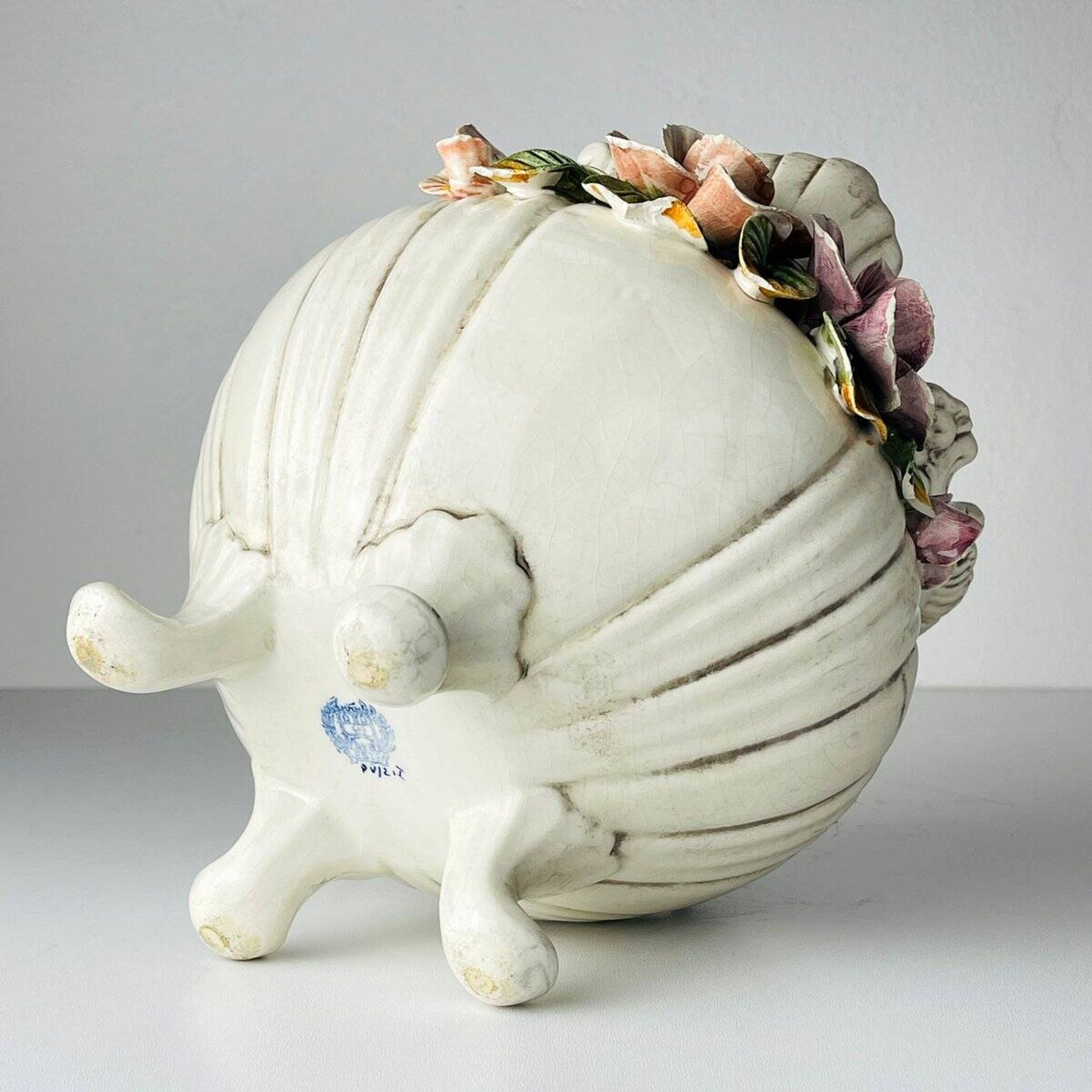Vase en céramique avec fleurs, Italie, années 1950