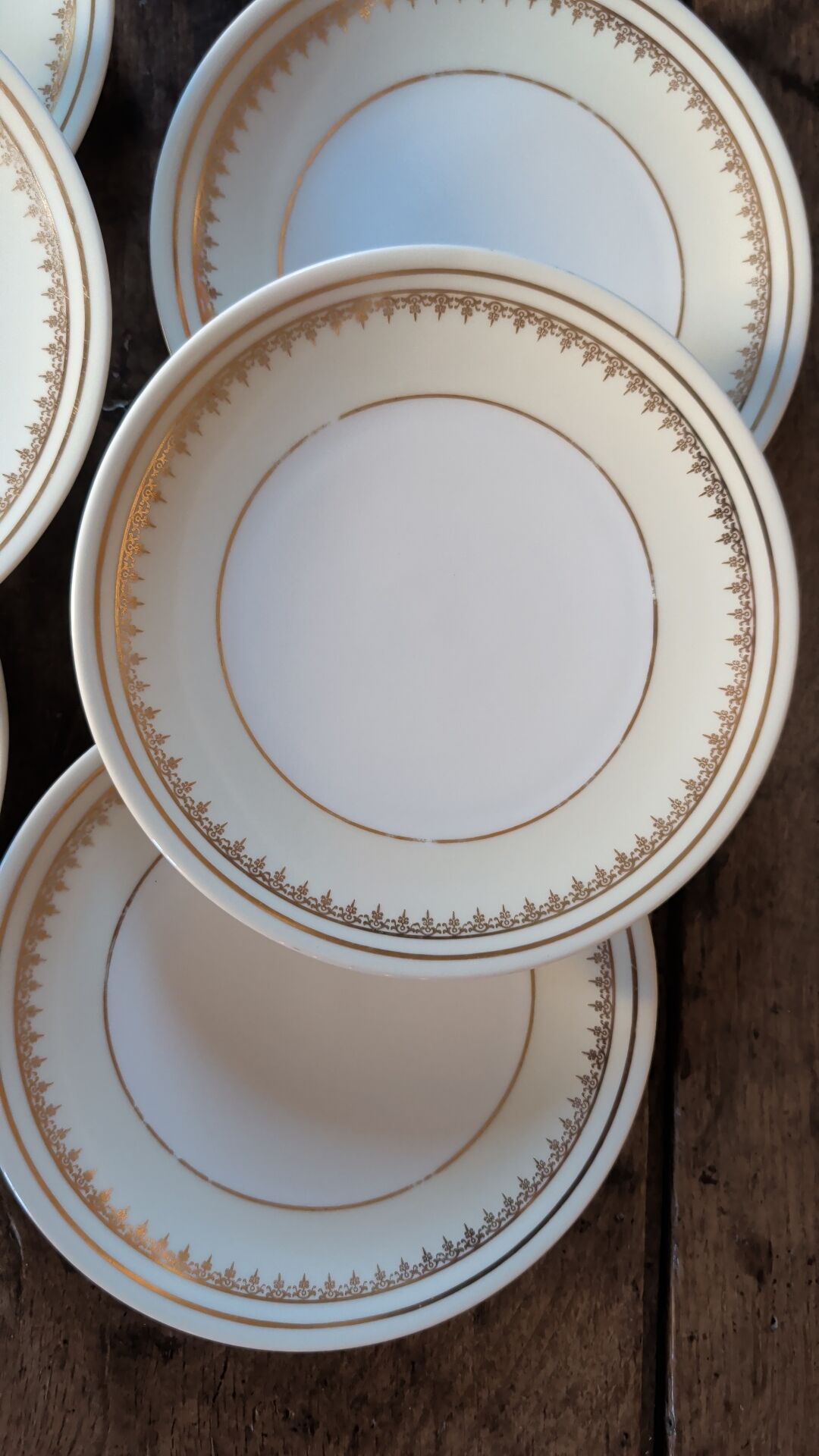 6 dessert plates A. Lanternier Limoges – gold decoration, 1950s