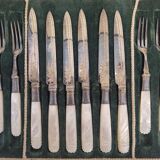 Cuberteria “Charles Boyton”, Victorian Style, Plate and nácar, s. XX – London, Reino Unido