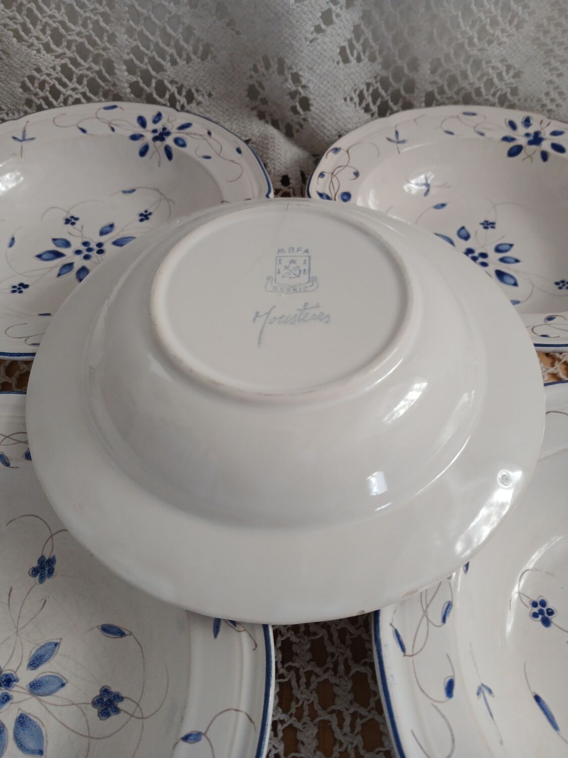 5 assiettes creuses anciennes Moustiers