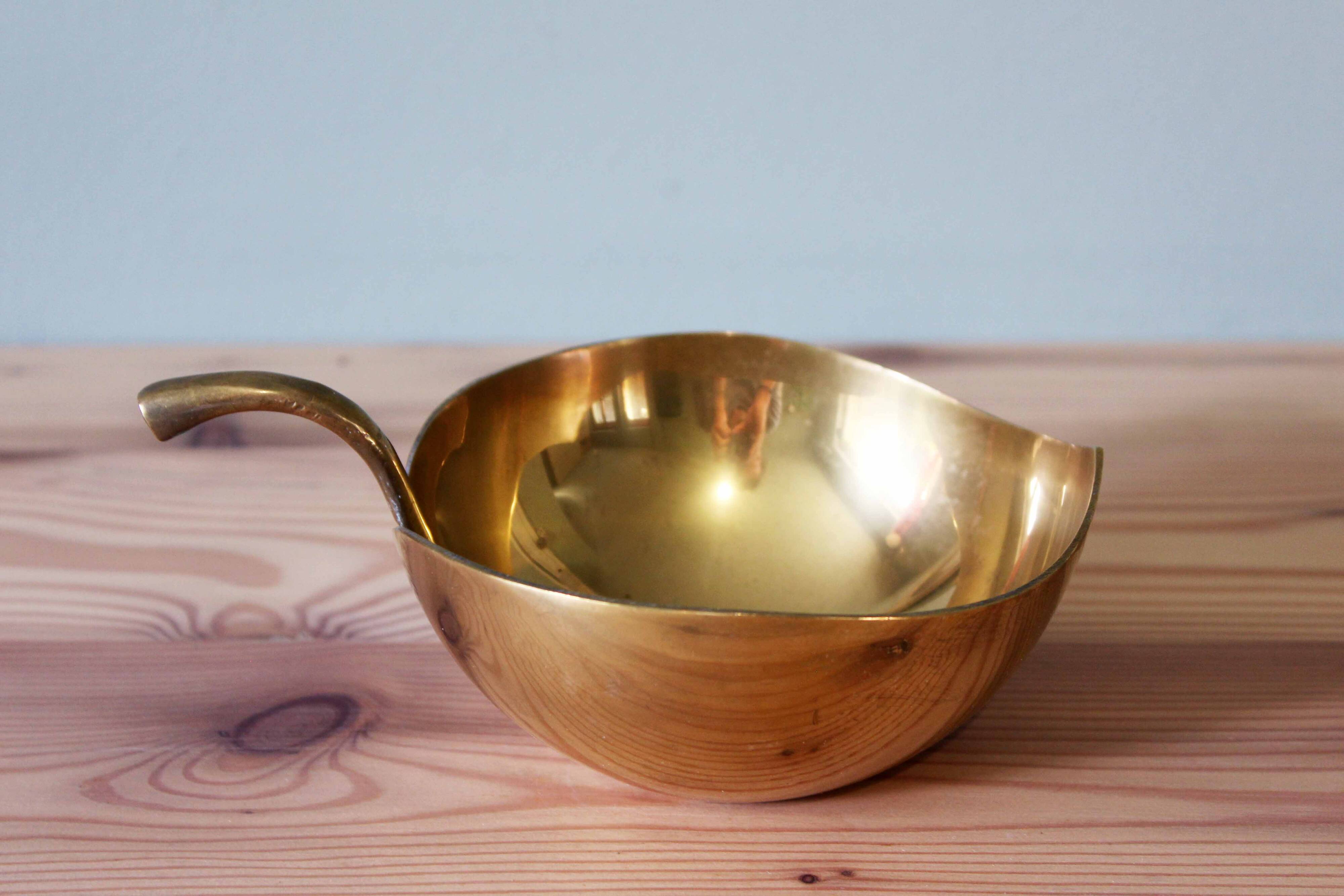 Bowl or brass catchall from the 1970s.