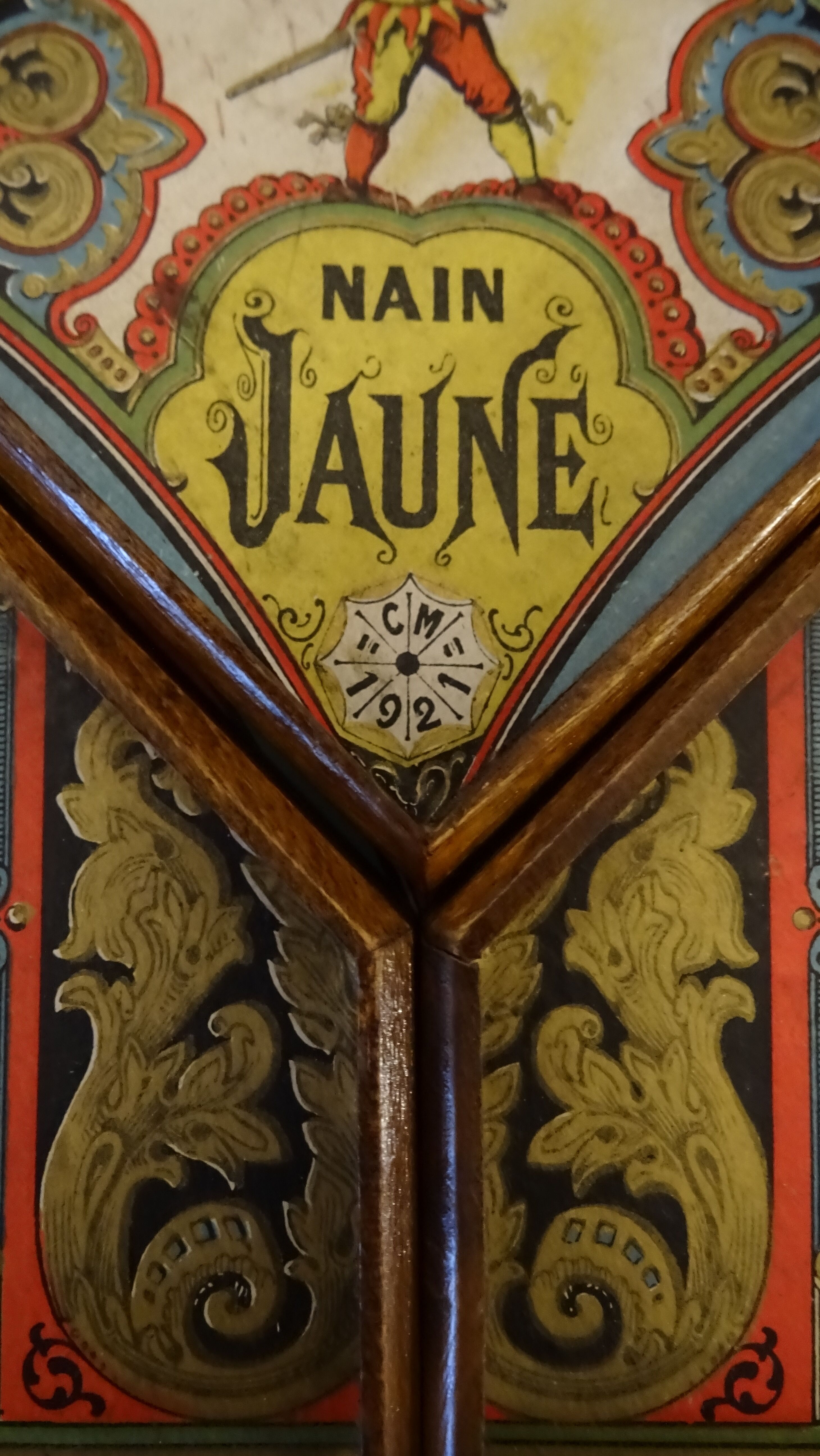 "Yellow dwarf" dated 1921 wood and os