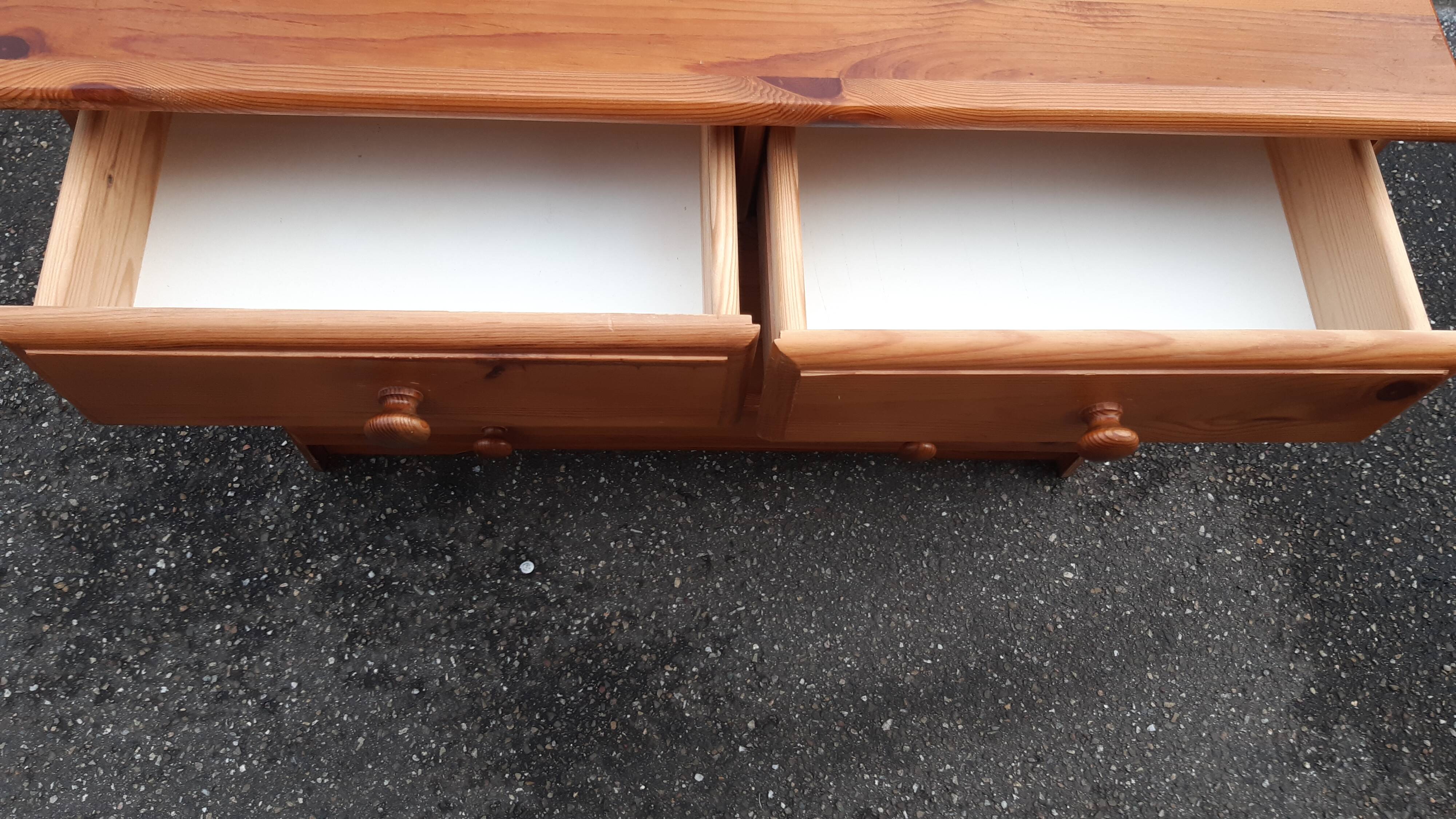 Solid pine chest of drawers 1980