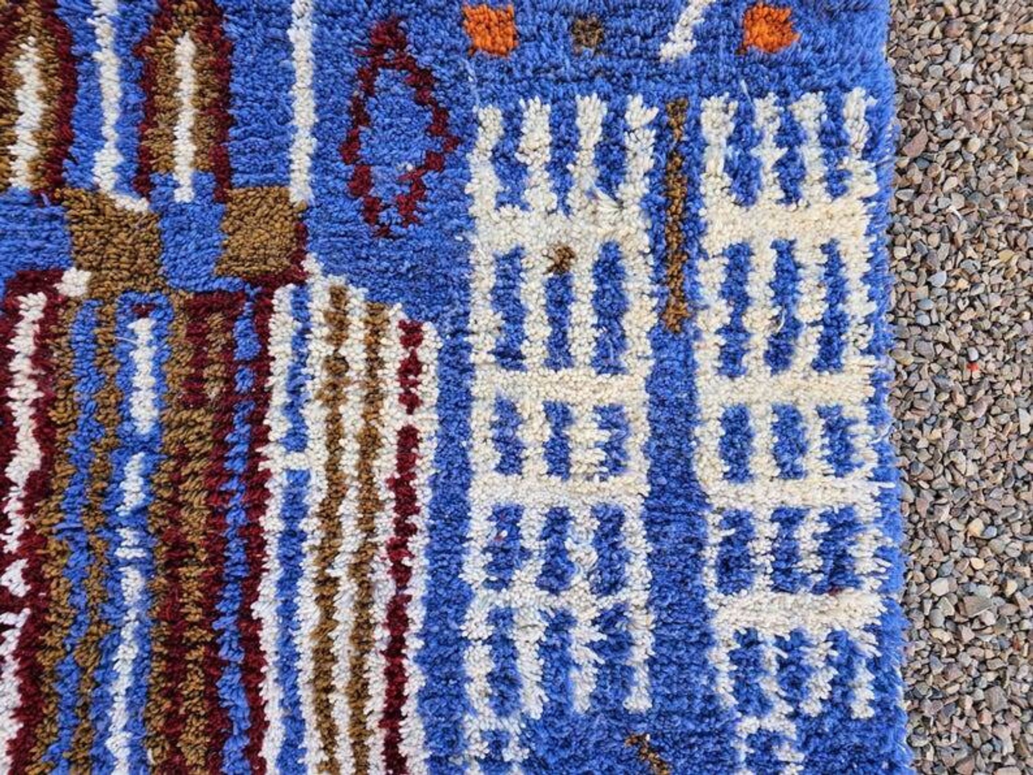 Handmade Moroccan rug 250cm x 200cm