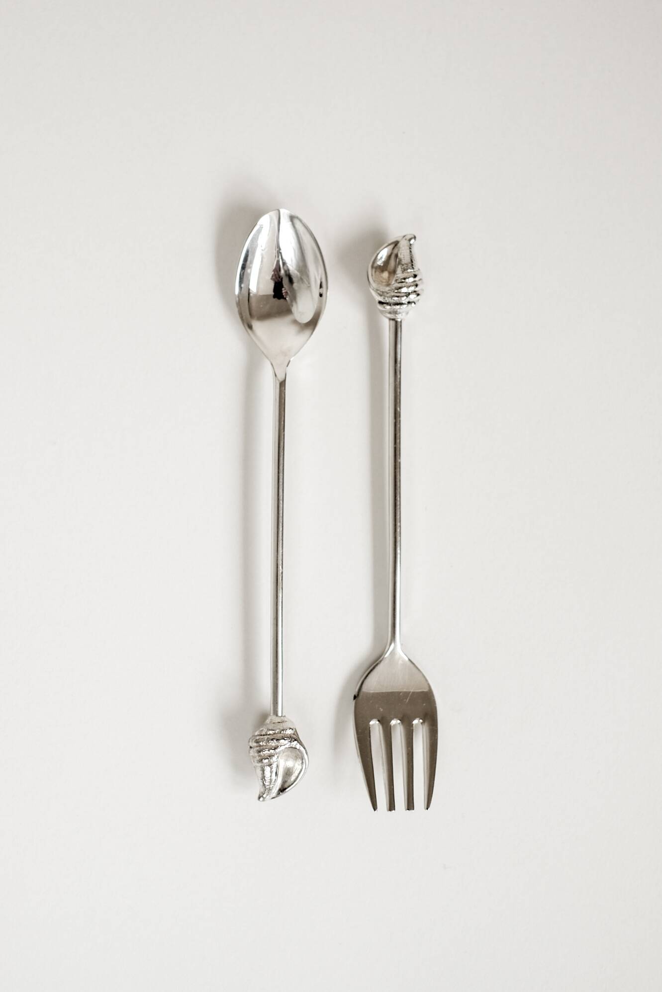 Silver-plated shell cutlery set