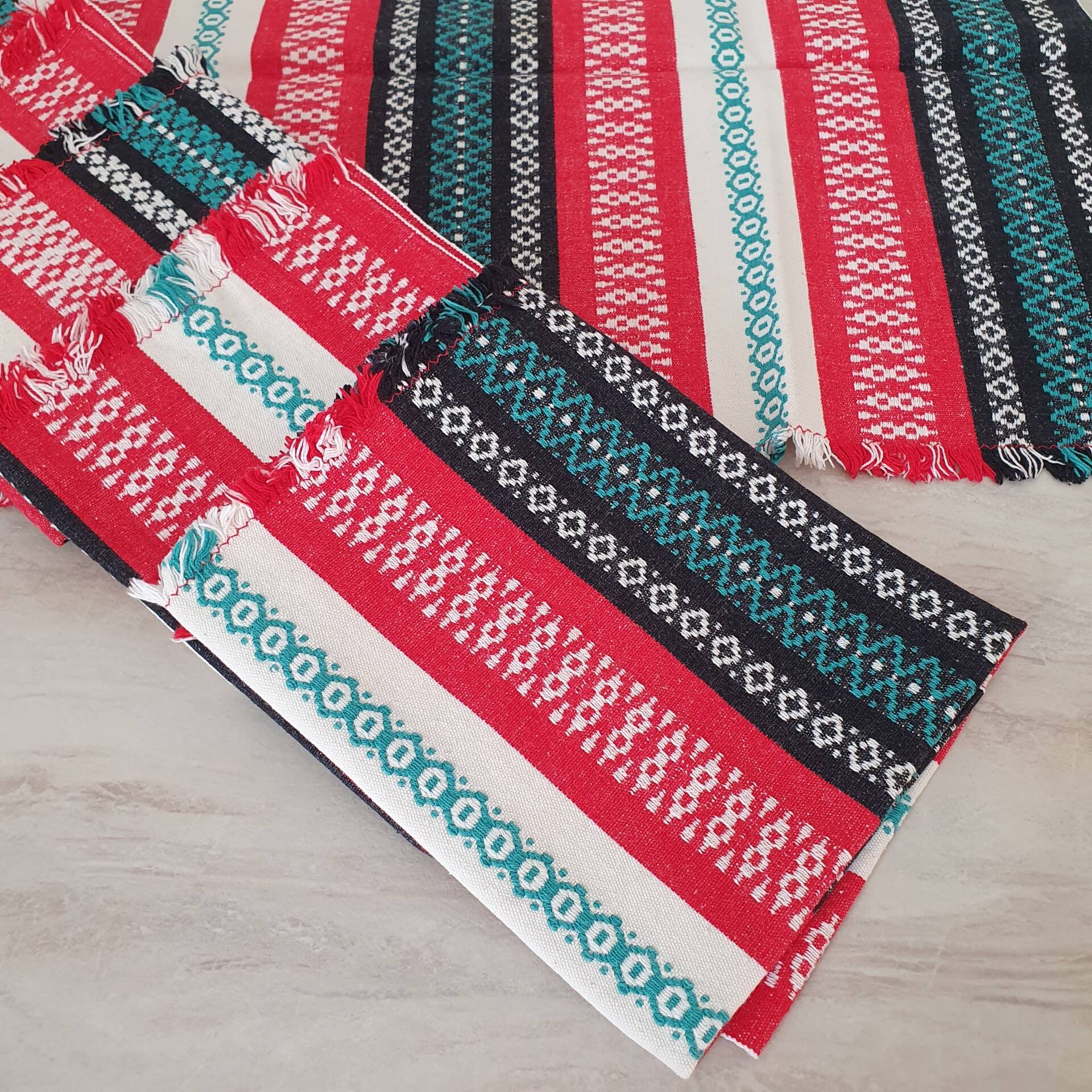 Set of 6 Catalan fabric napkins 48 x 42 cm red black green white