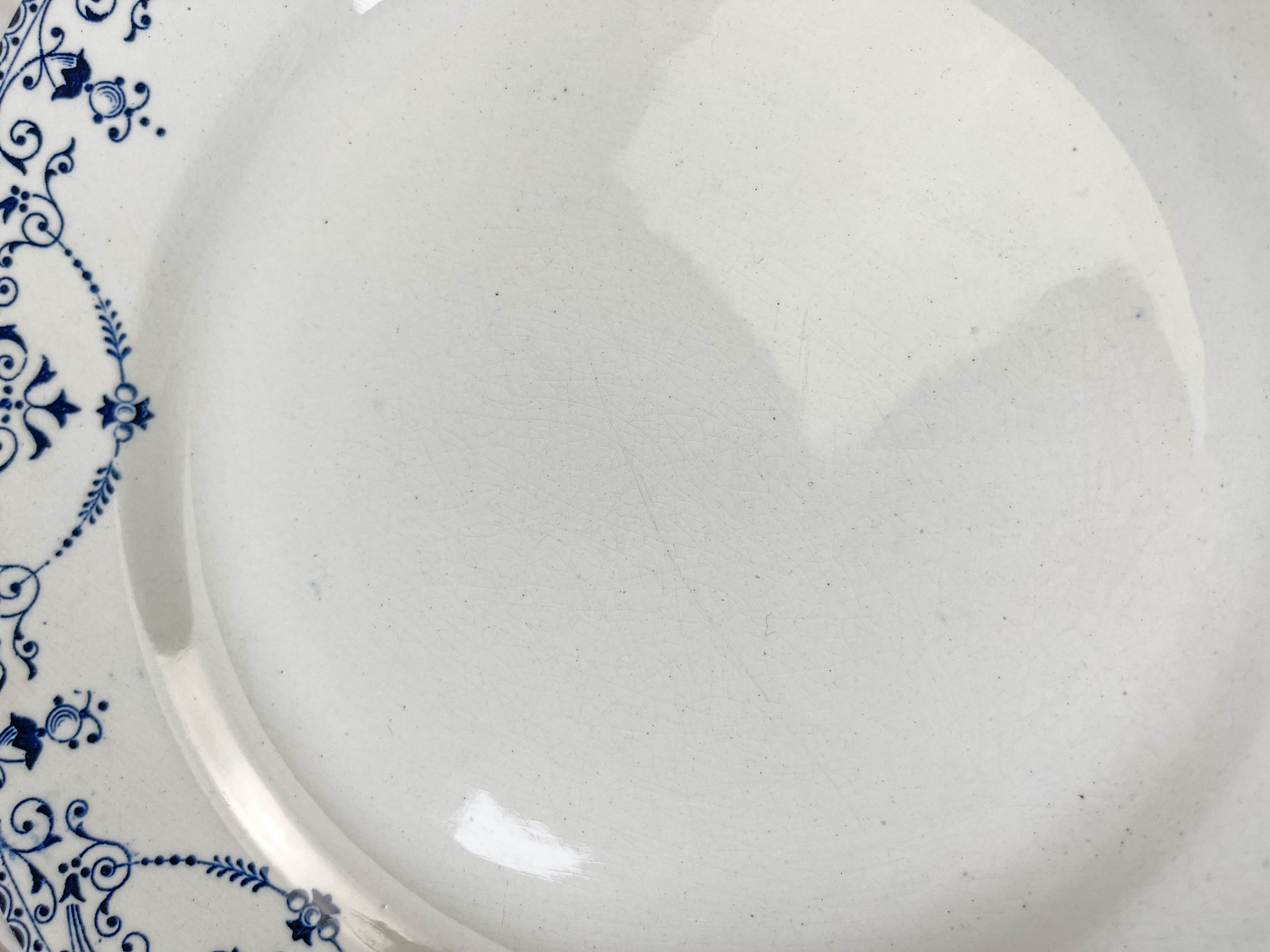 6 flat plates Terre de Fer blue red mismatched