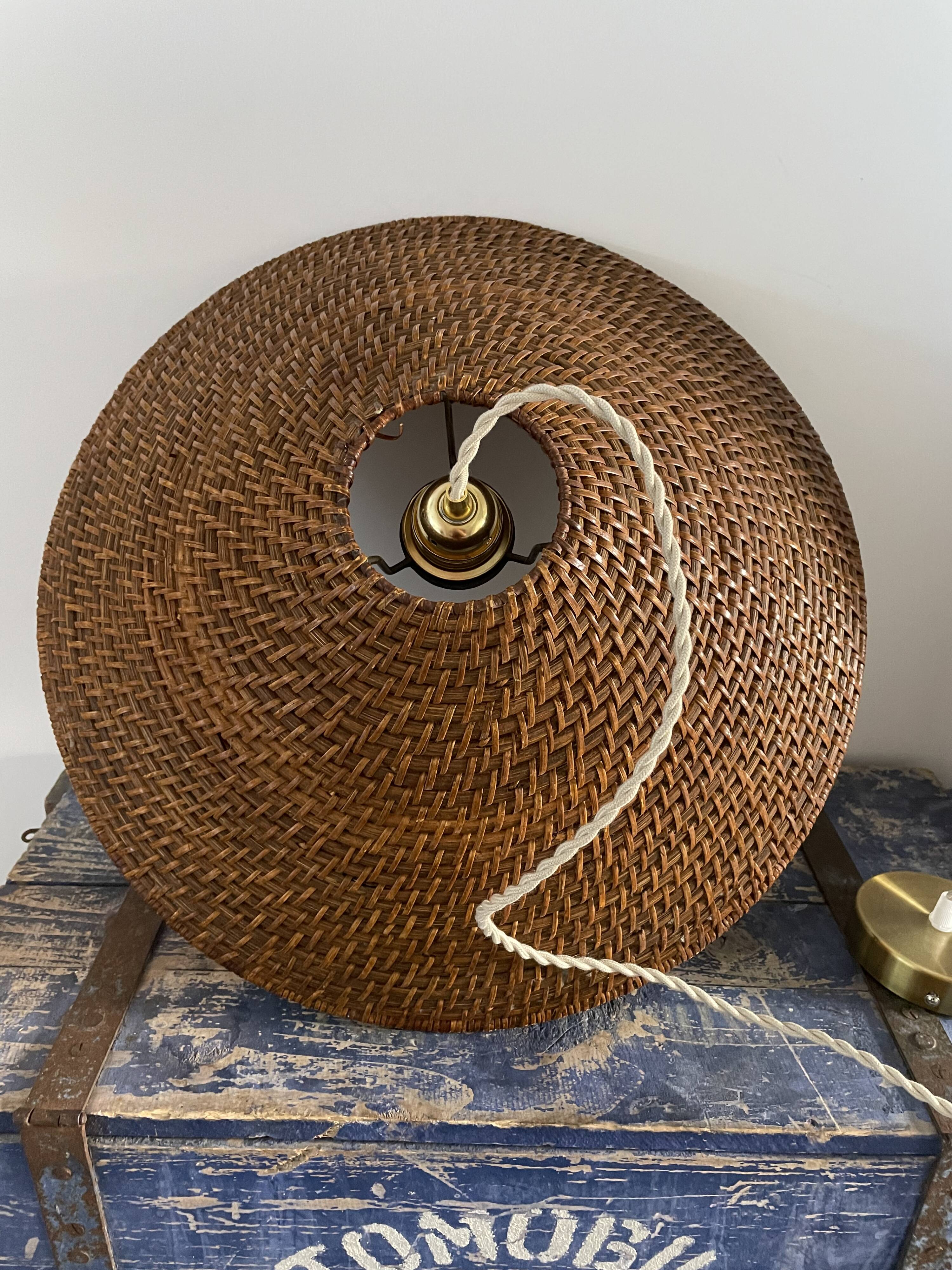 Large rattan suspension