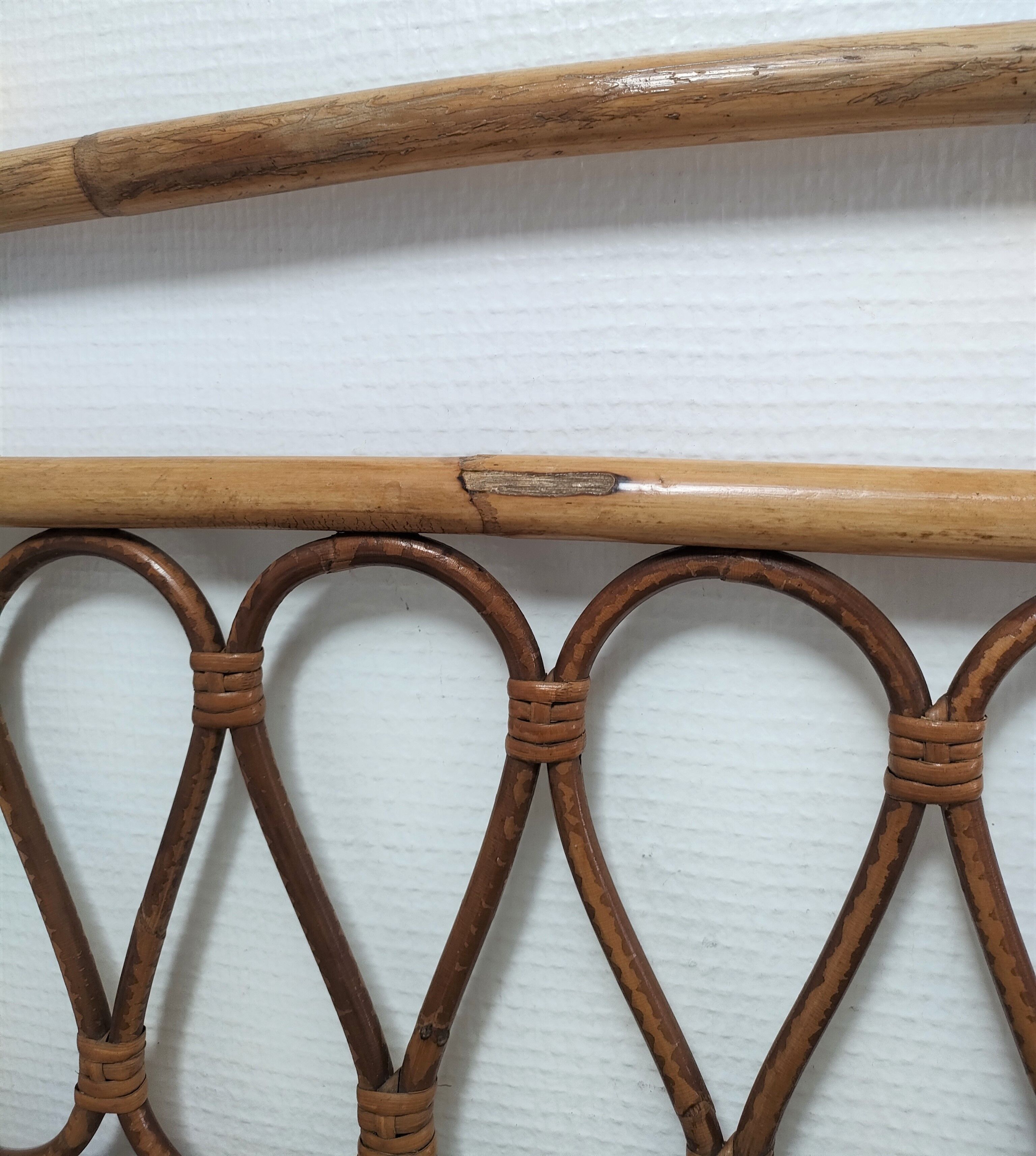 Shelf in curved bamboo and vintage rattan