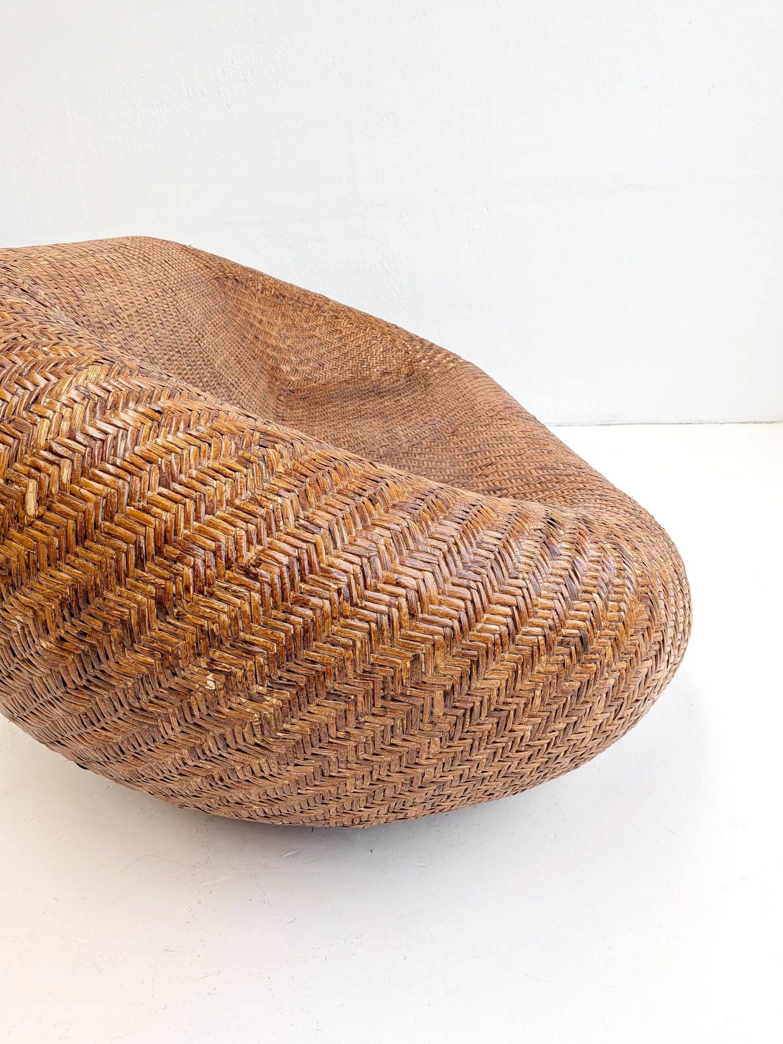 Canapé œuf en rotin tissé par Habitat, années 1970