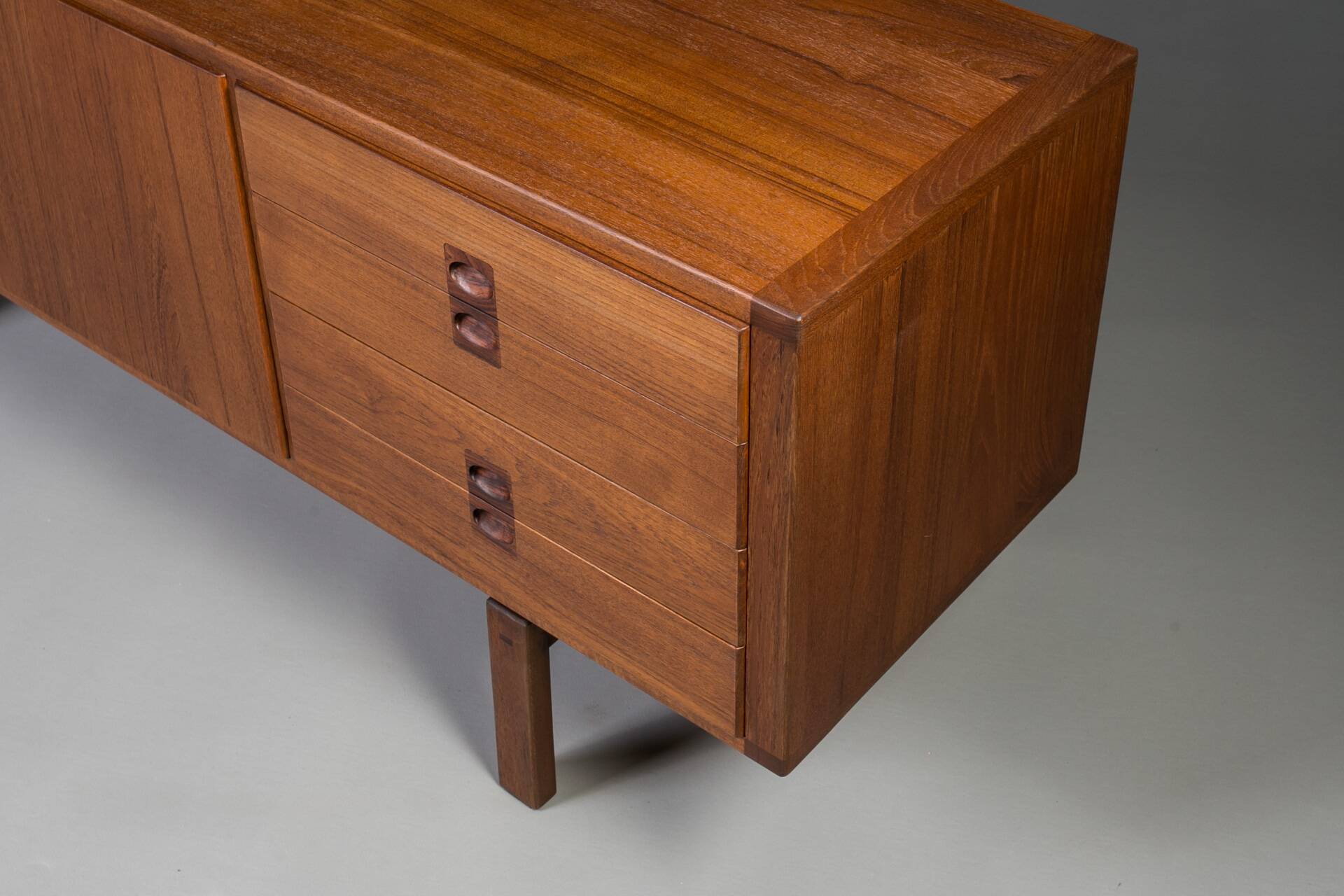 Teak sideboard corona by lennart bender for ulferts, mid century modern design