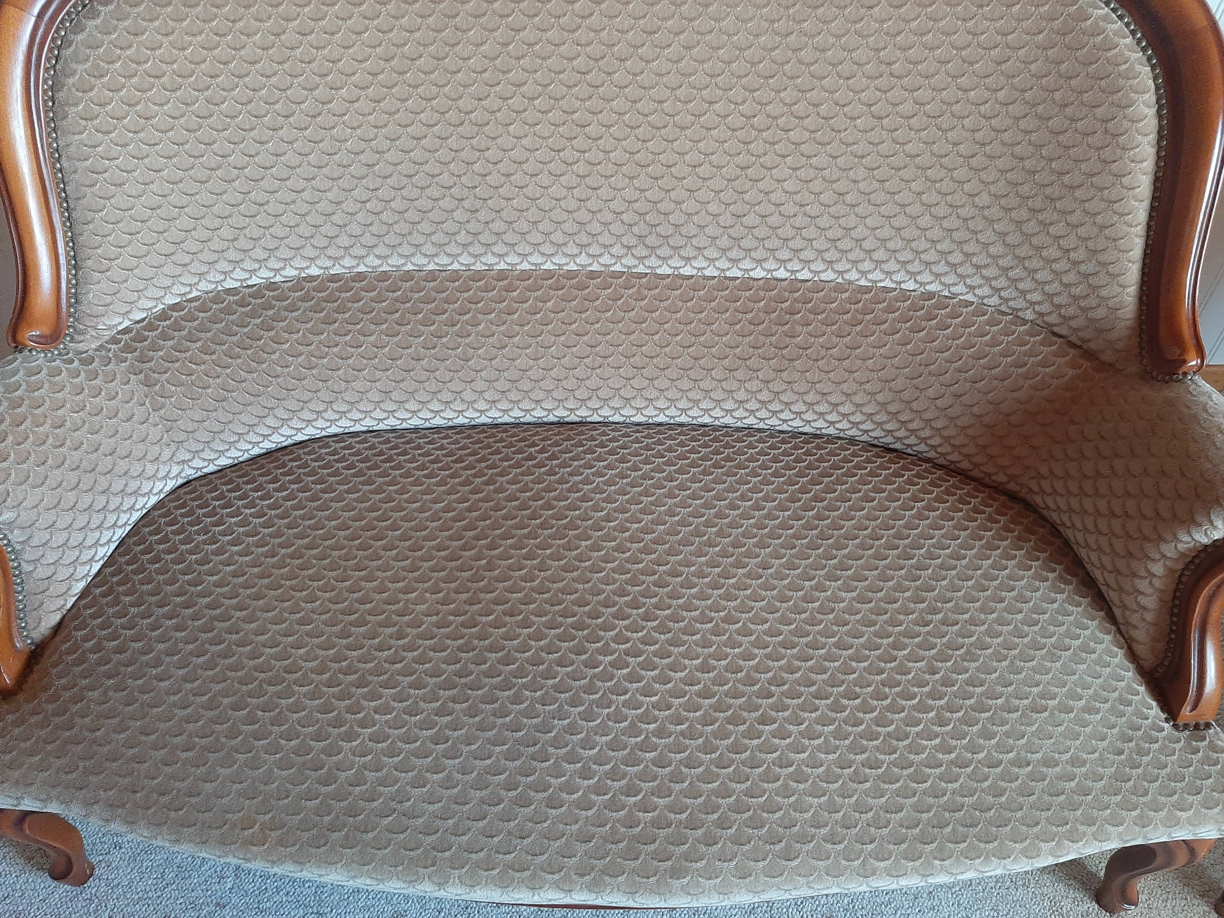 2-seater Louis XV style sofa - arched legs - Art Deco patterned velvet fabric - Beige