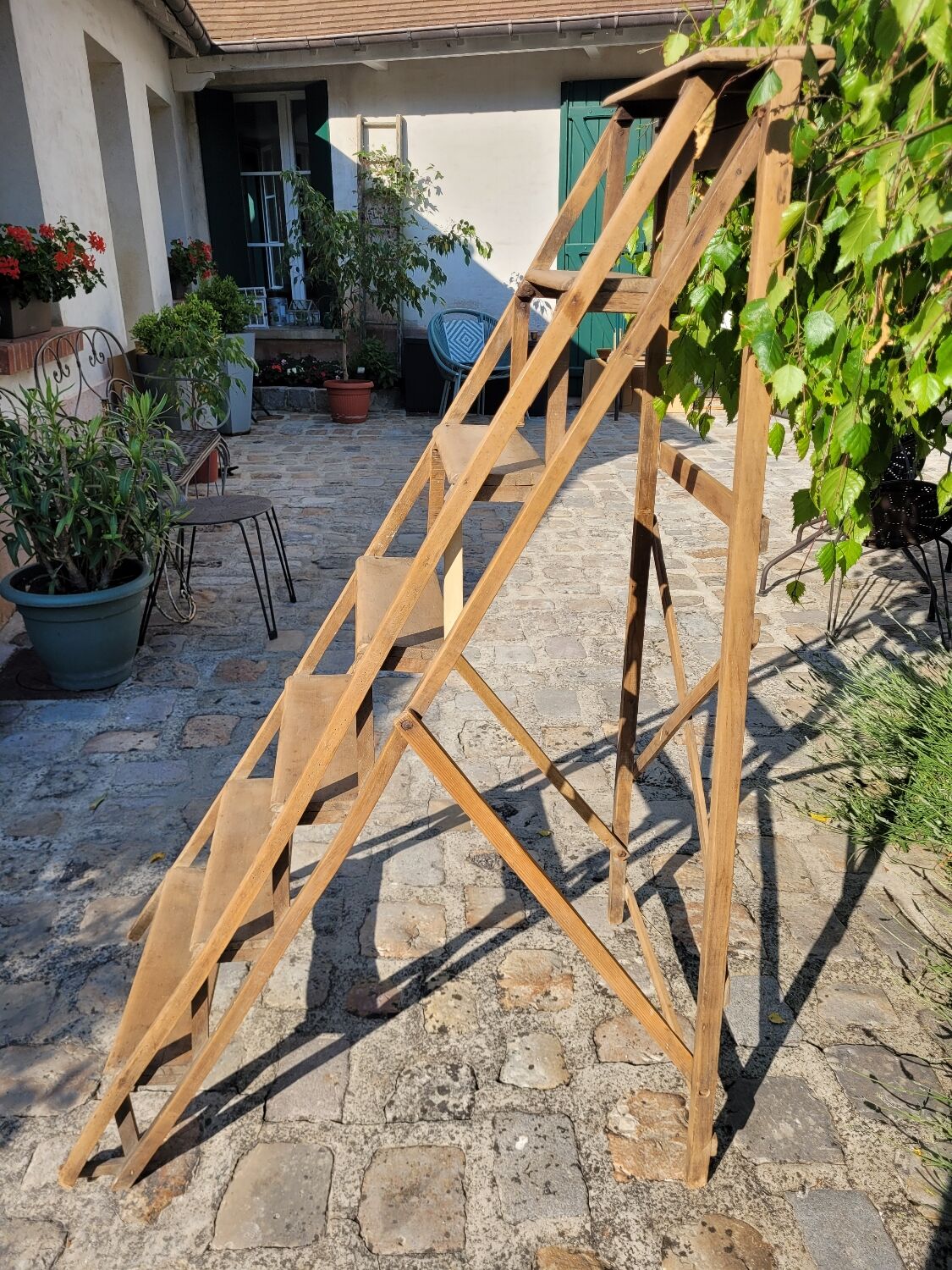 Painter's stepladder