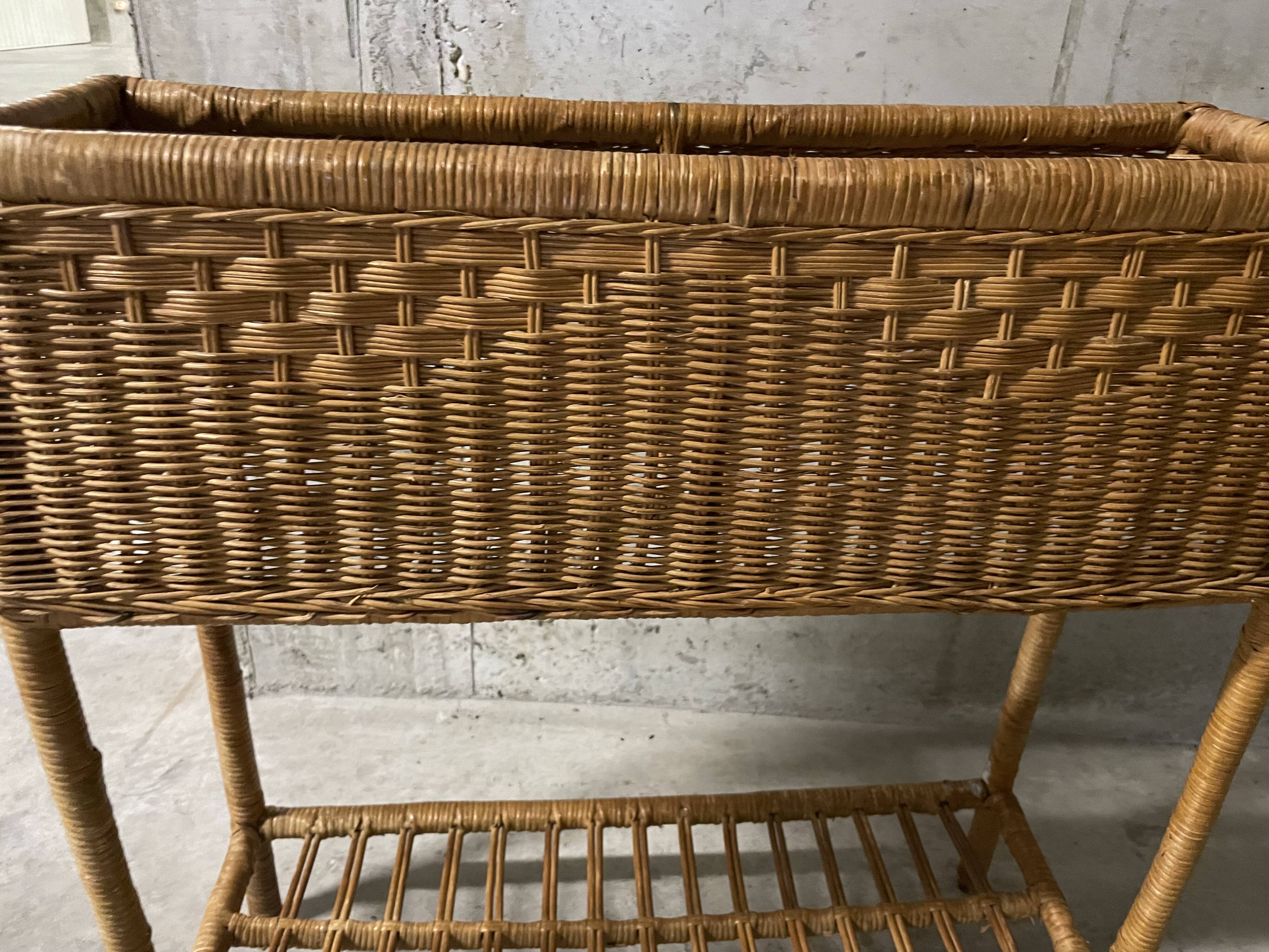 Jardinière en rotin années 60