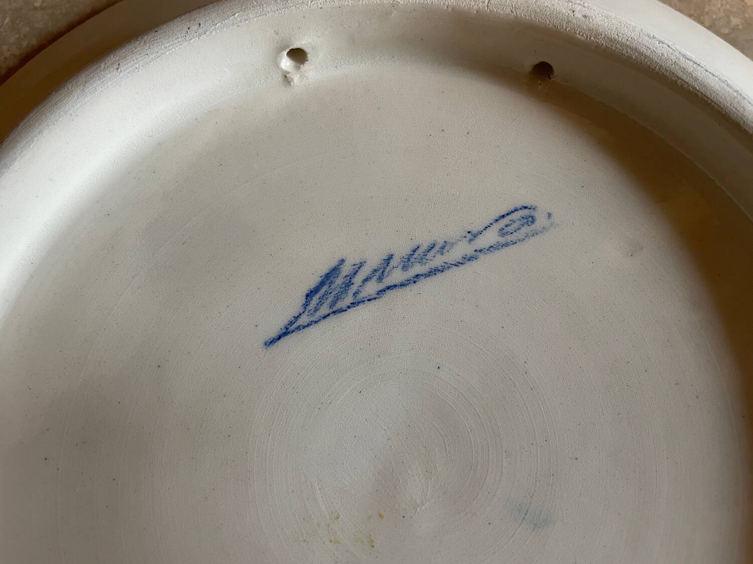 Vintage footed plate