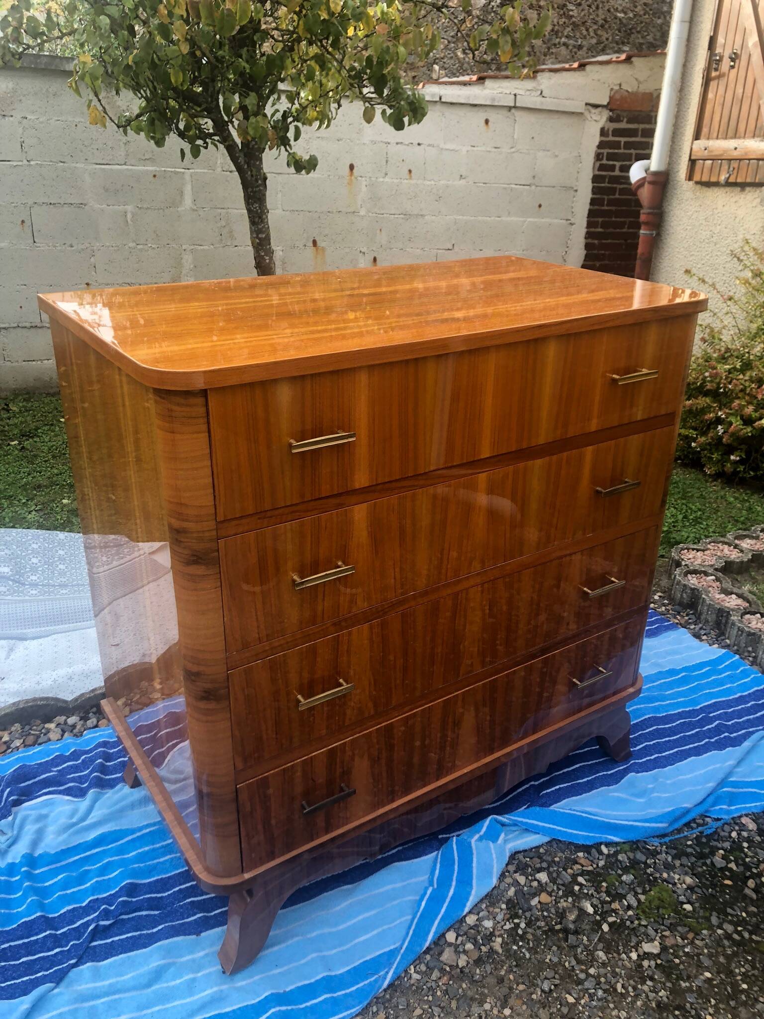 Art Deco chest of drawers
