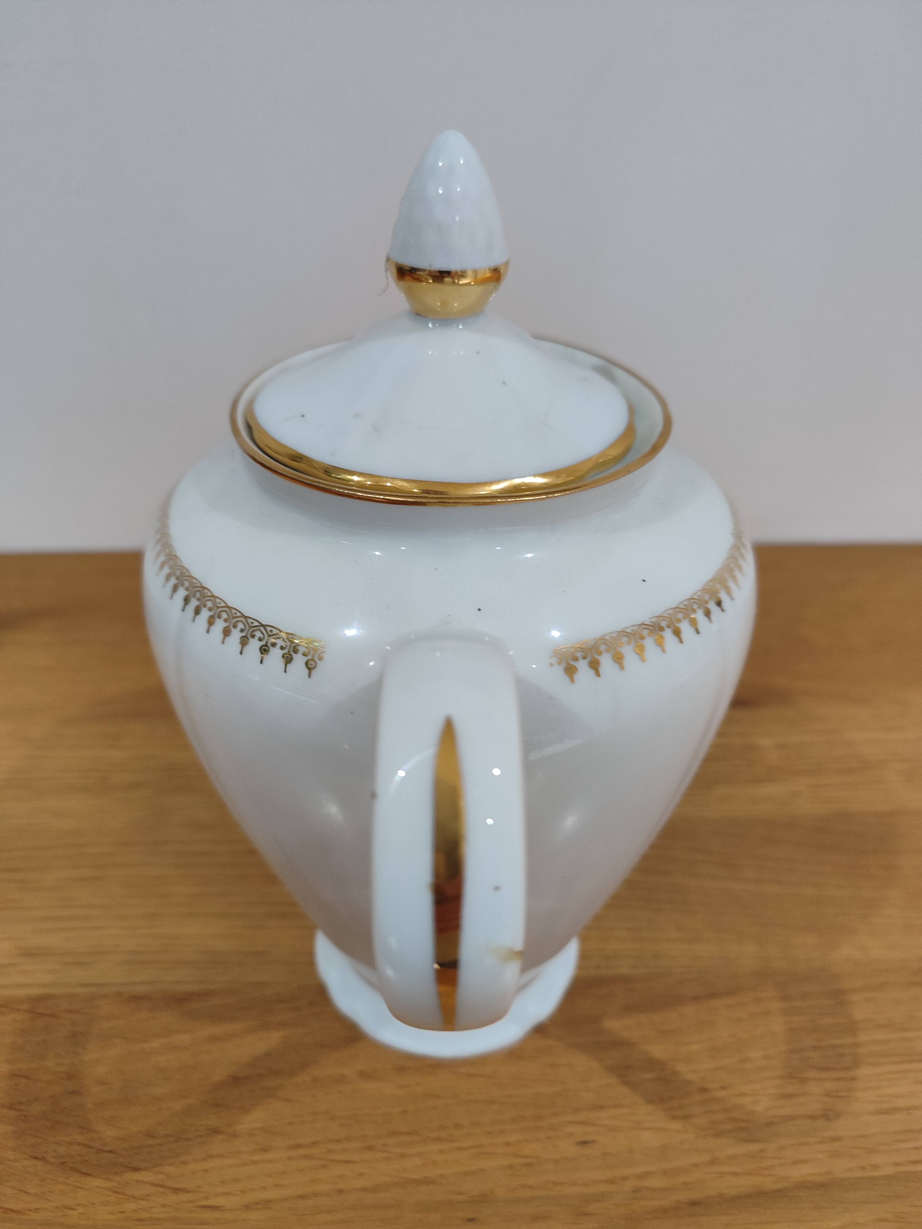 Porcelain coffee pot