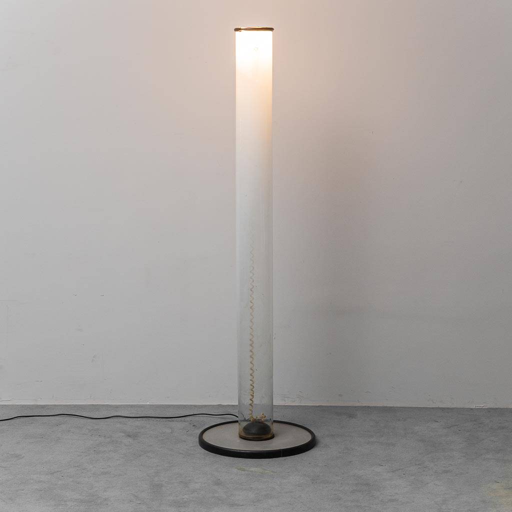“Pila” floor lamp by Giusto Toso for Leucos Italy 1960 vintage modernism
