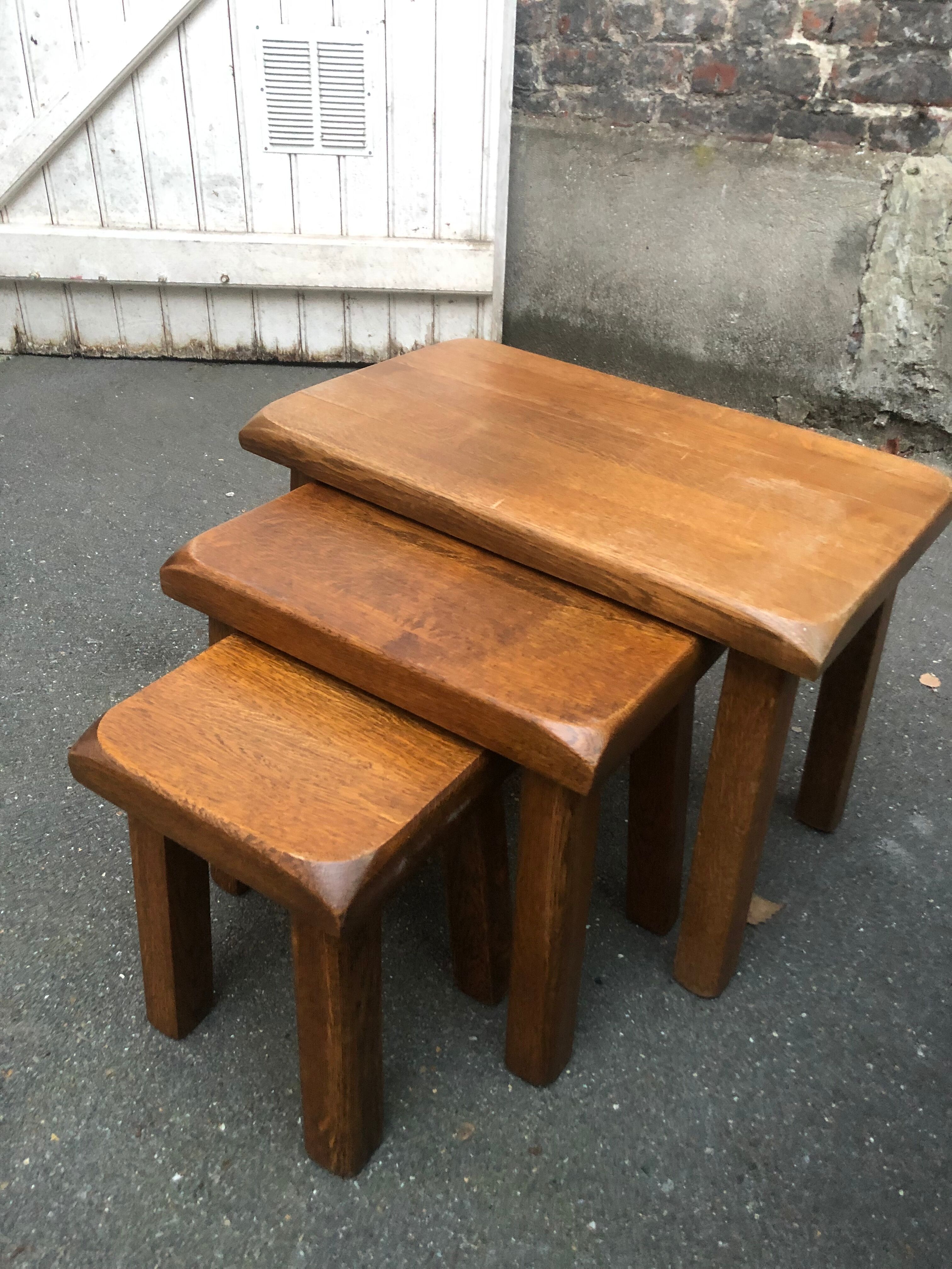 Tables gigogne en chêne brutaliste années 70 hollande
