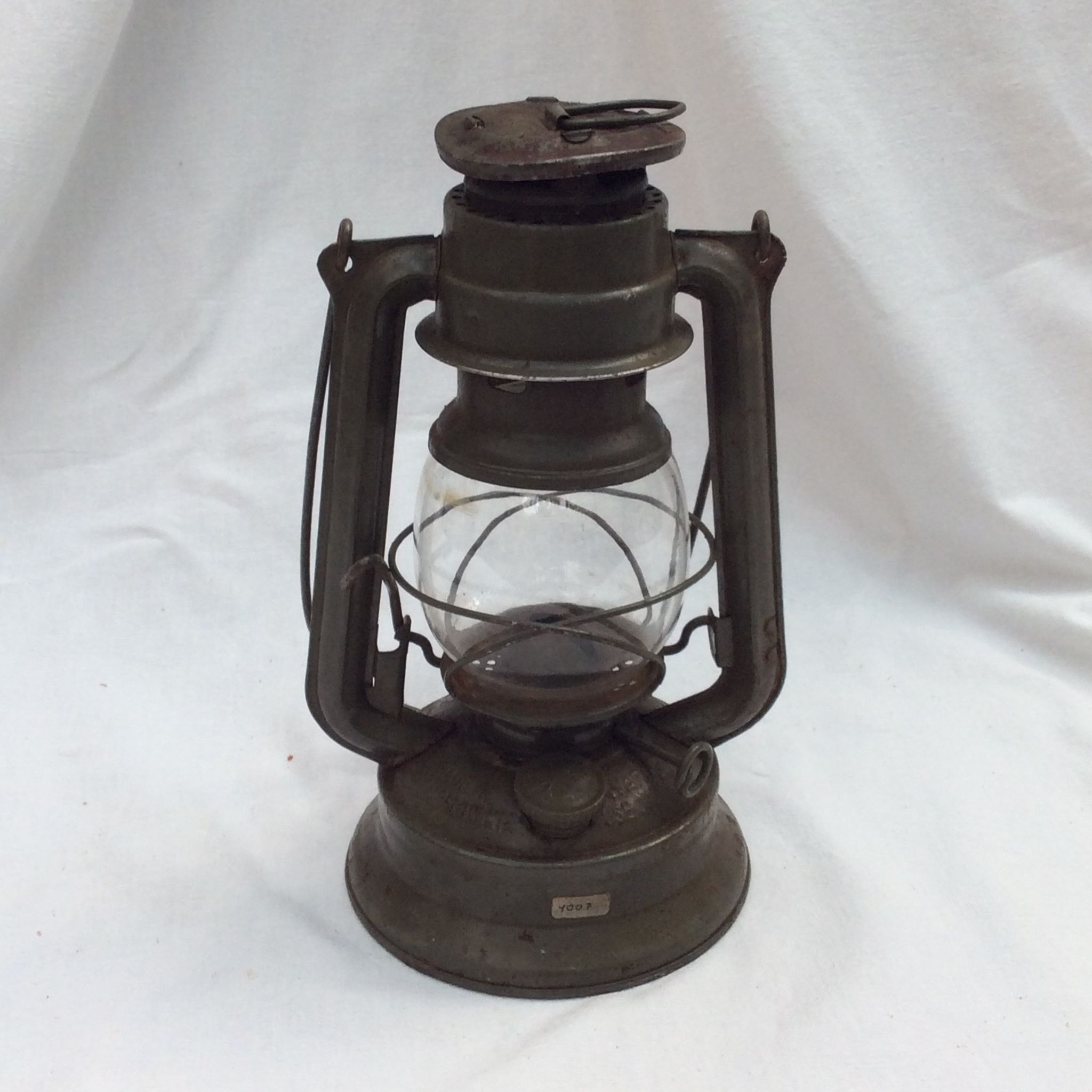 Meva N 864 oil storm lamp in aluminum dimension: height -25cm- diameter -13cm-