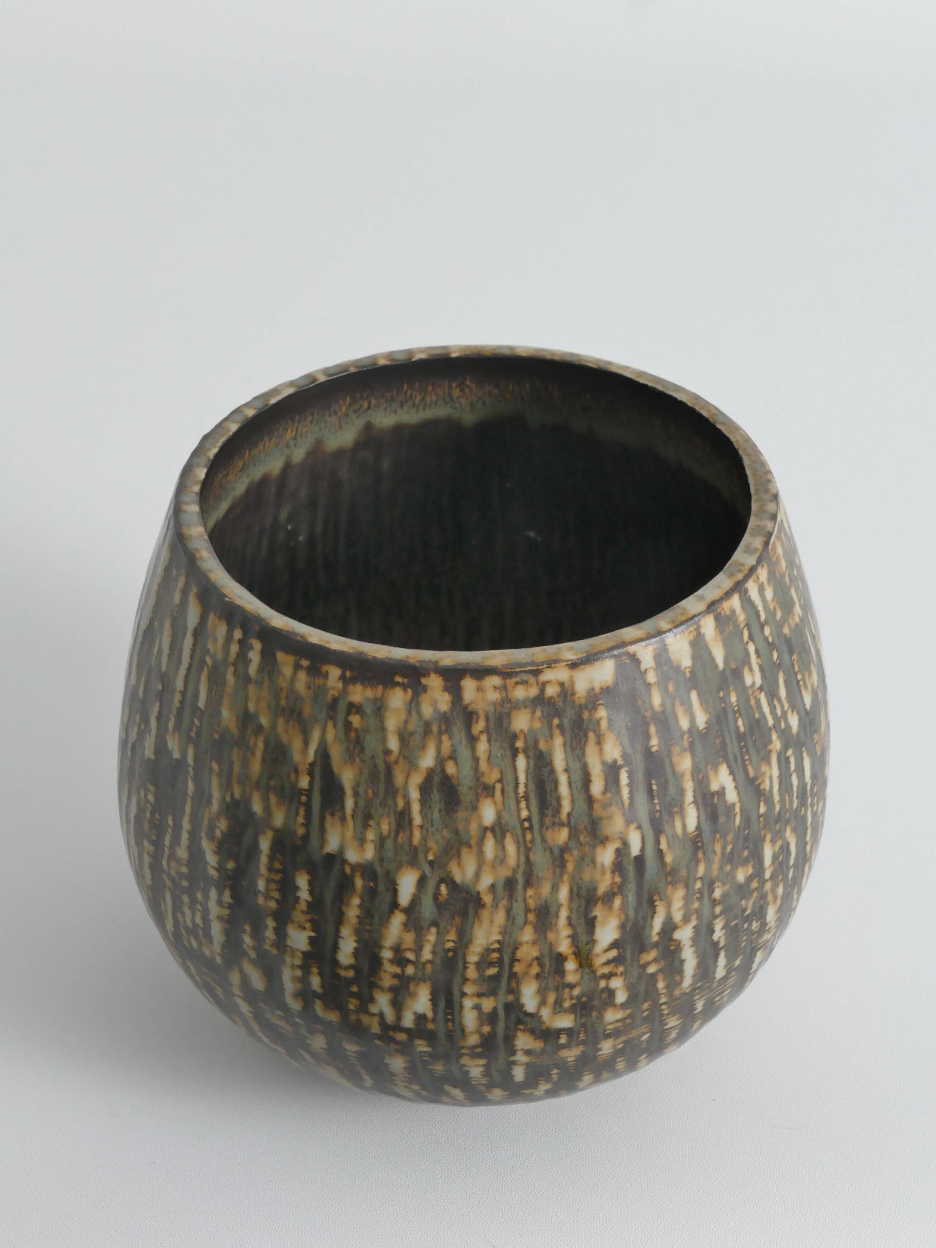 Vase en grès brun Birka Rubus de style mid-century modern par Gunnar Nylund, Rörstrand