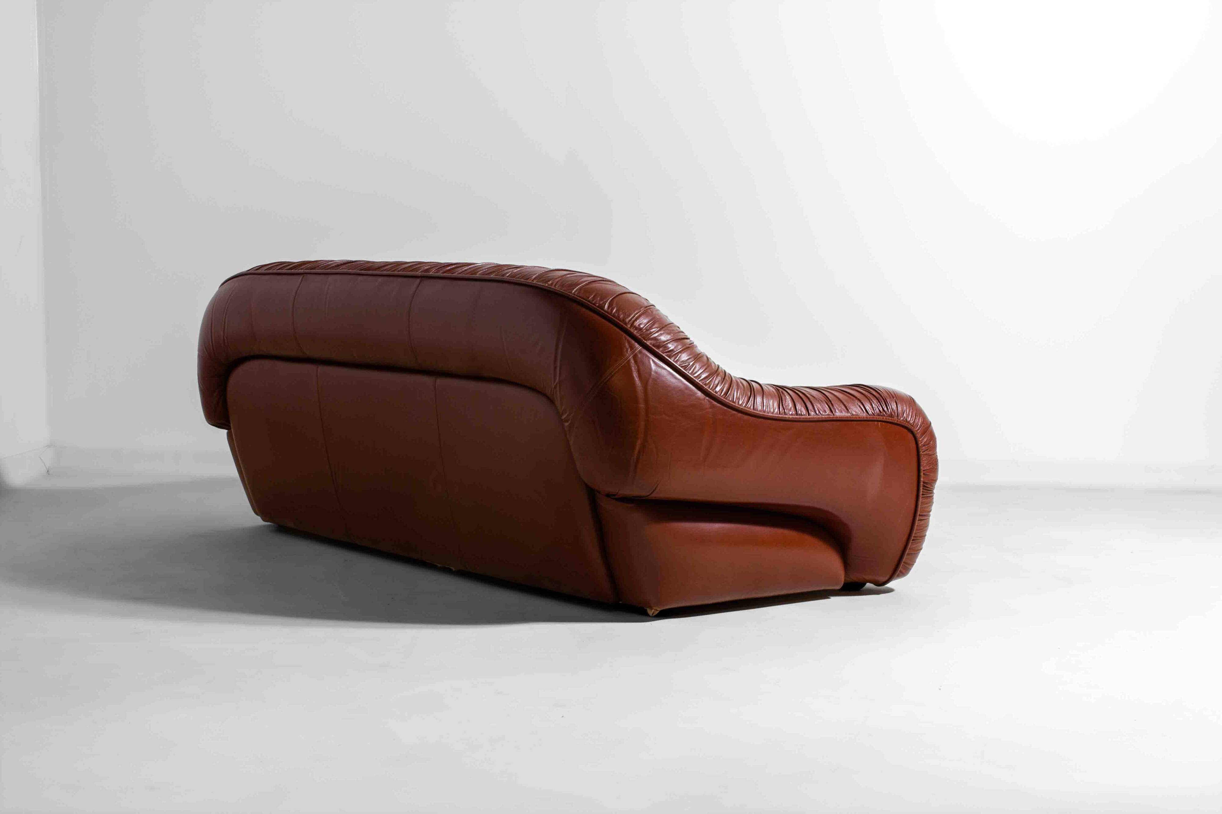 Rare "Capriccio" sofa in scrunched leather by Eurosalotto, 1970s