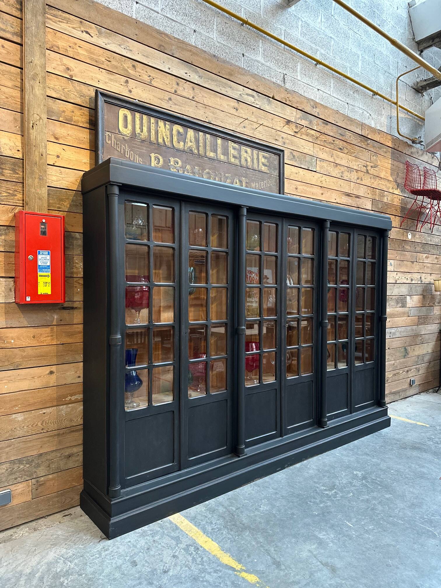 Immense vitrine de magasin début XXème