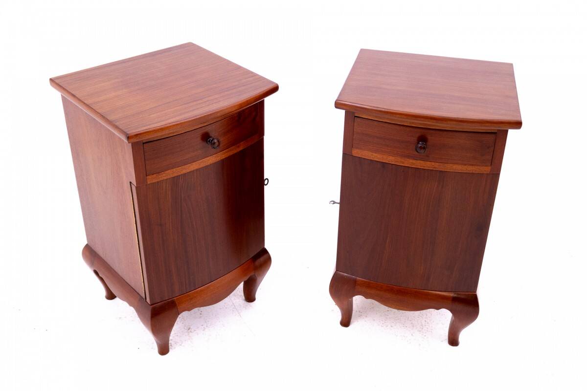 Paire de tables de chevet, Pologne, années 1940. Après rénovation.