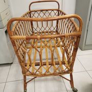 Lit enfant, bébé vintage en rotin