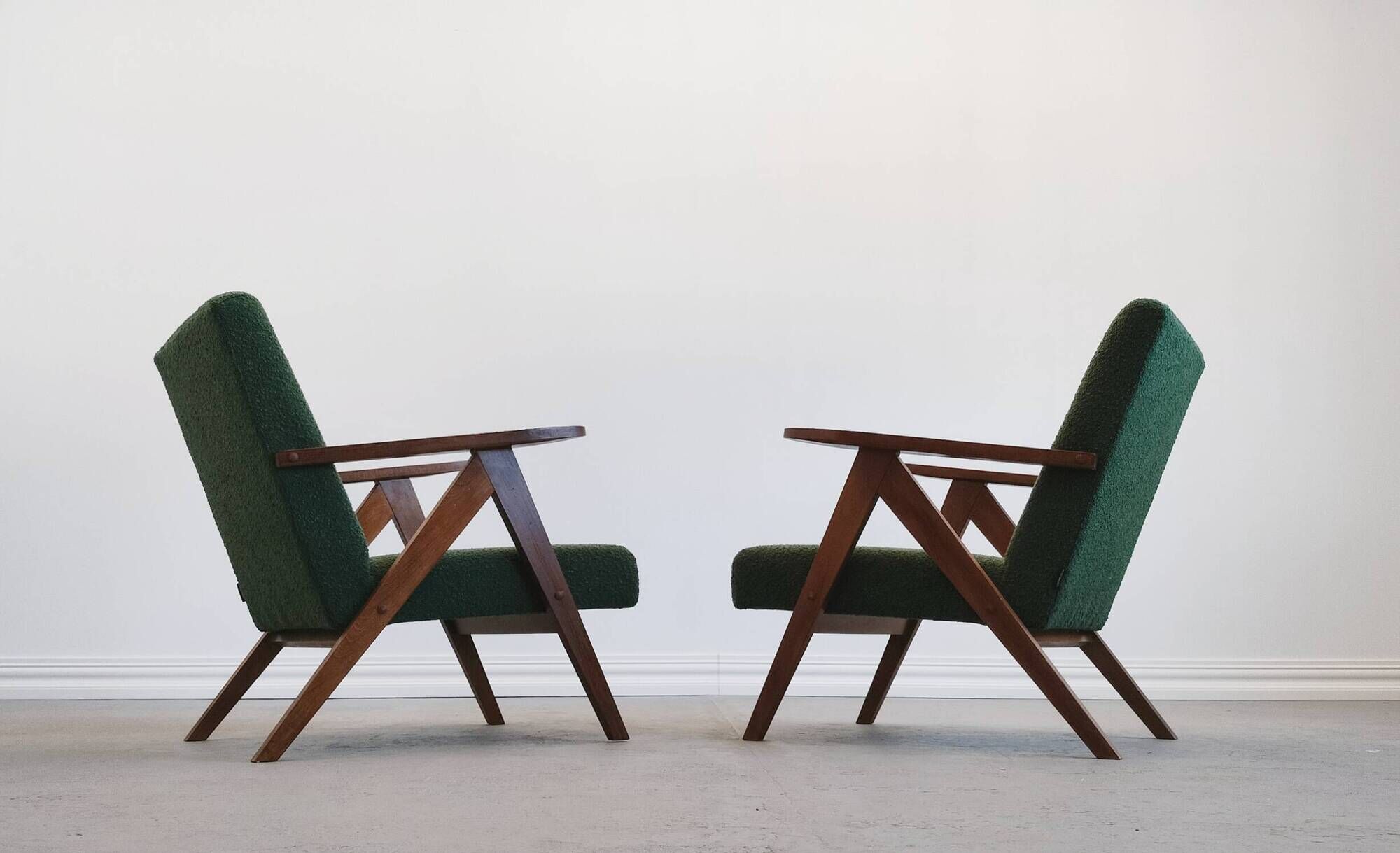 Mid-Century Model B 310 Var Easy Chair in Green Bouclé, 1960s