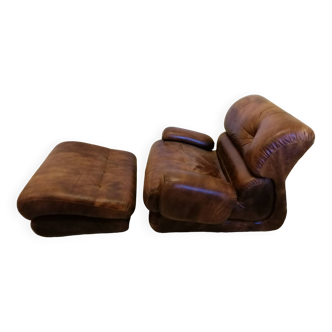 Fauteuil en cuir marron vintage et son ottoman