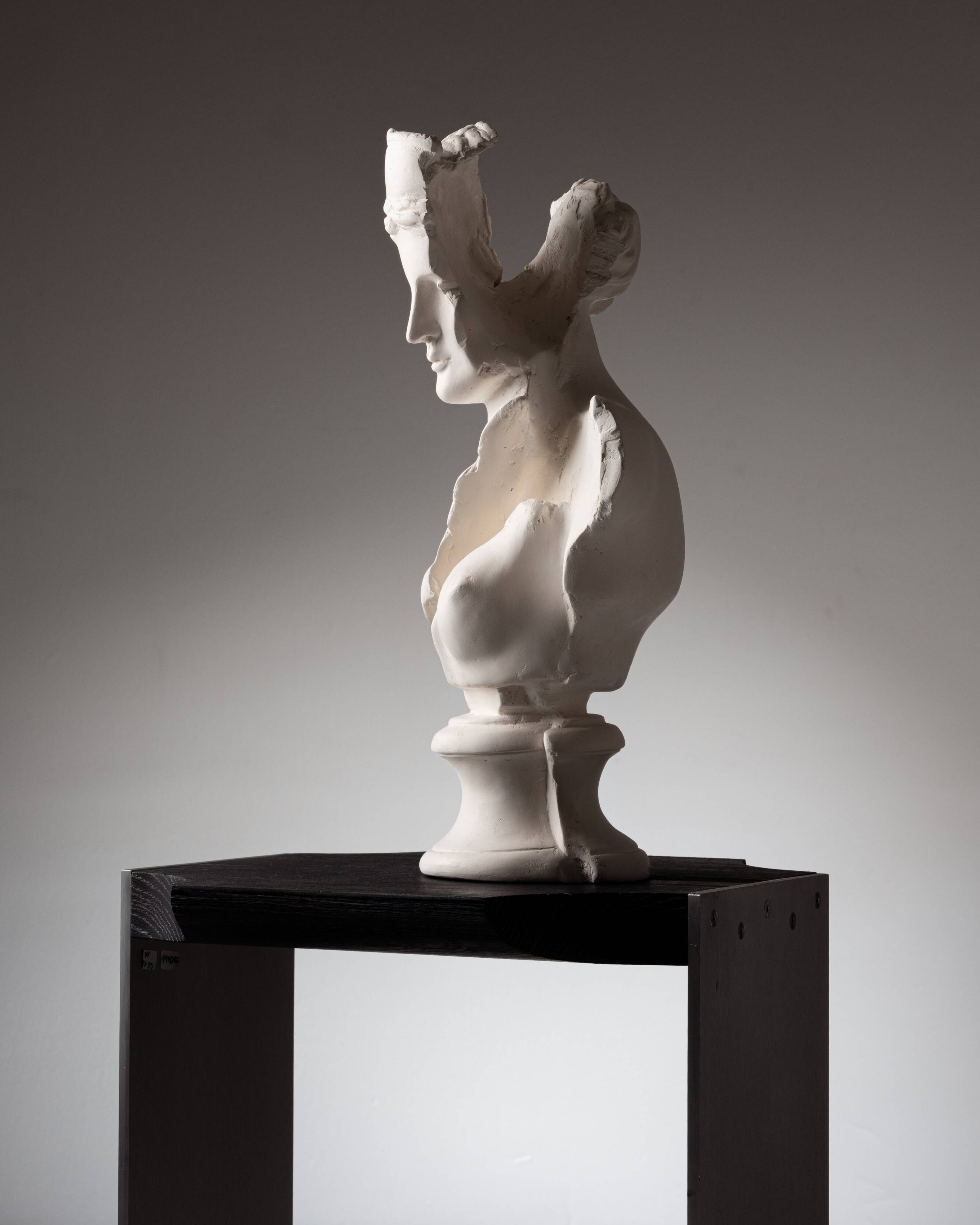 Fragmented Venus sculpture