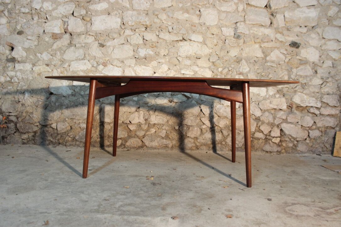 Vintage Scandinavian-style teak dining table by Dalescraft, 1960s