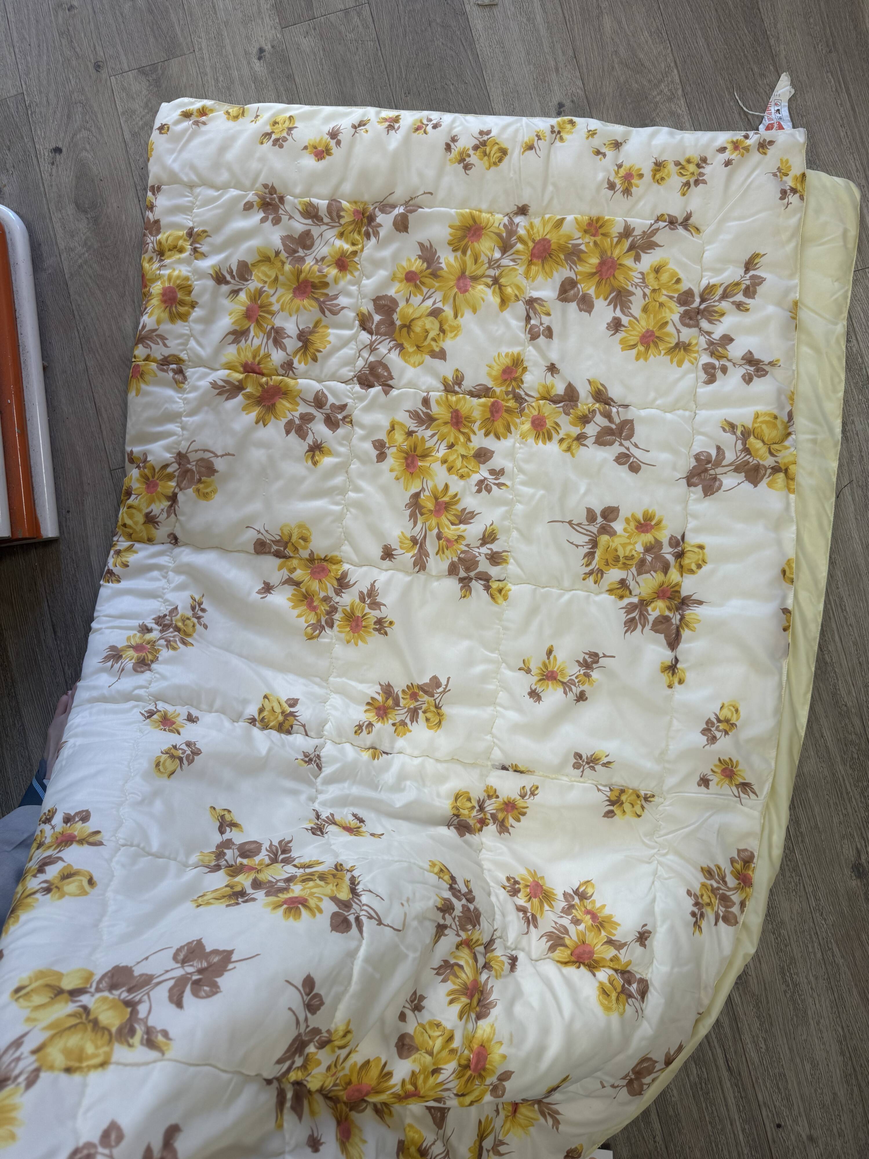 Couverture à fleurs vintage 70s