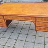 Napoleon III period desk in marquetry from the 19th century.