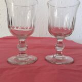 2 old glasses tulip