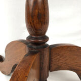 Round pedestal table in fruit wood