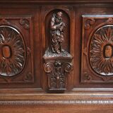 Coffre ancien style Renaissance en noyer massif richement sculpté