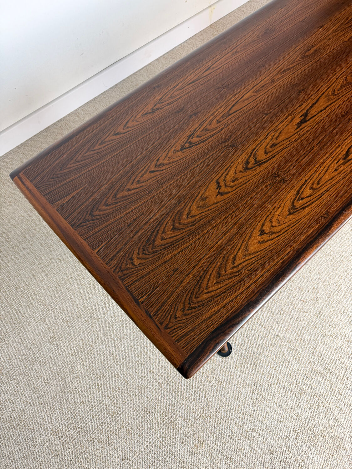 Vintage coffee table – Wooden top & star base