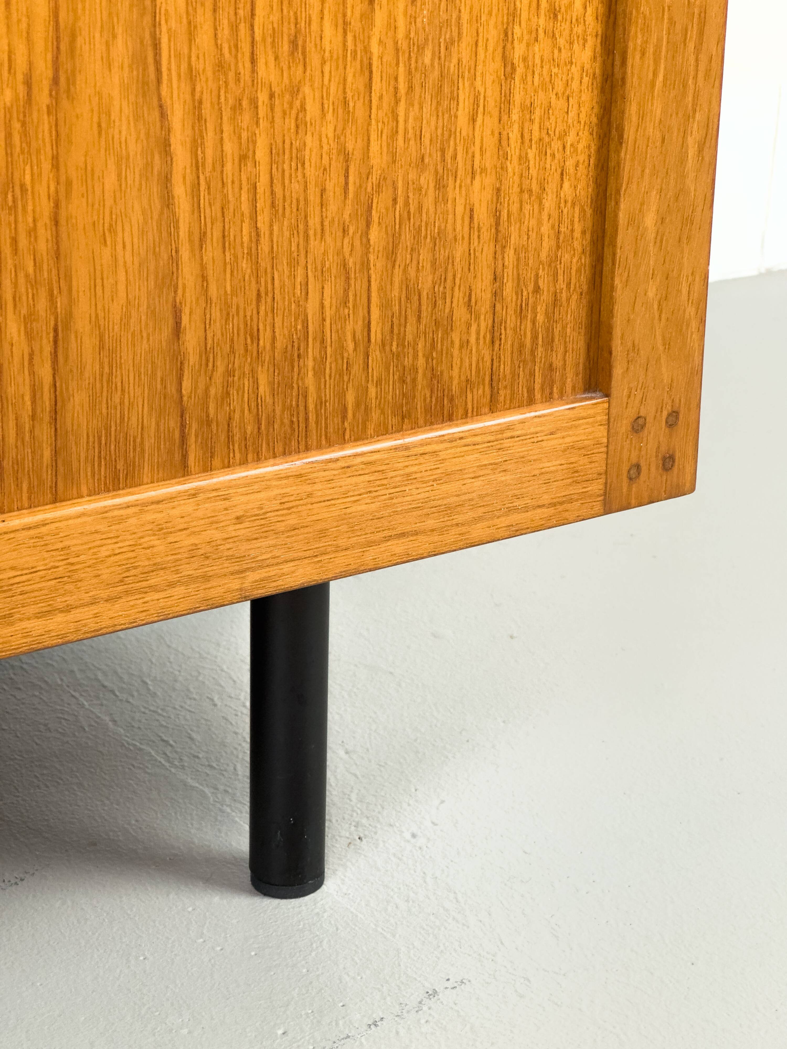 Buffet bas en teck, années 1970