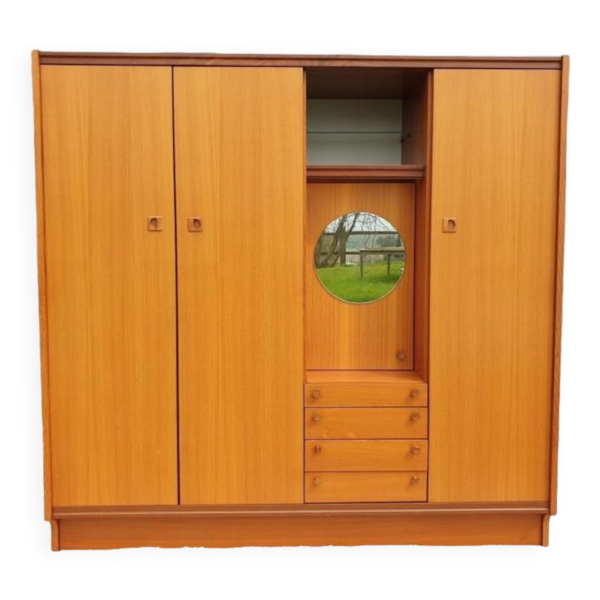 Scandinavian dressing cabinet with round mirror