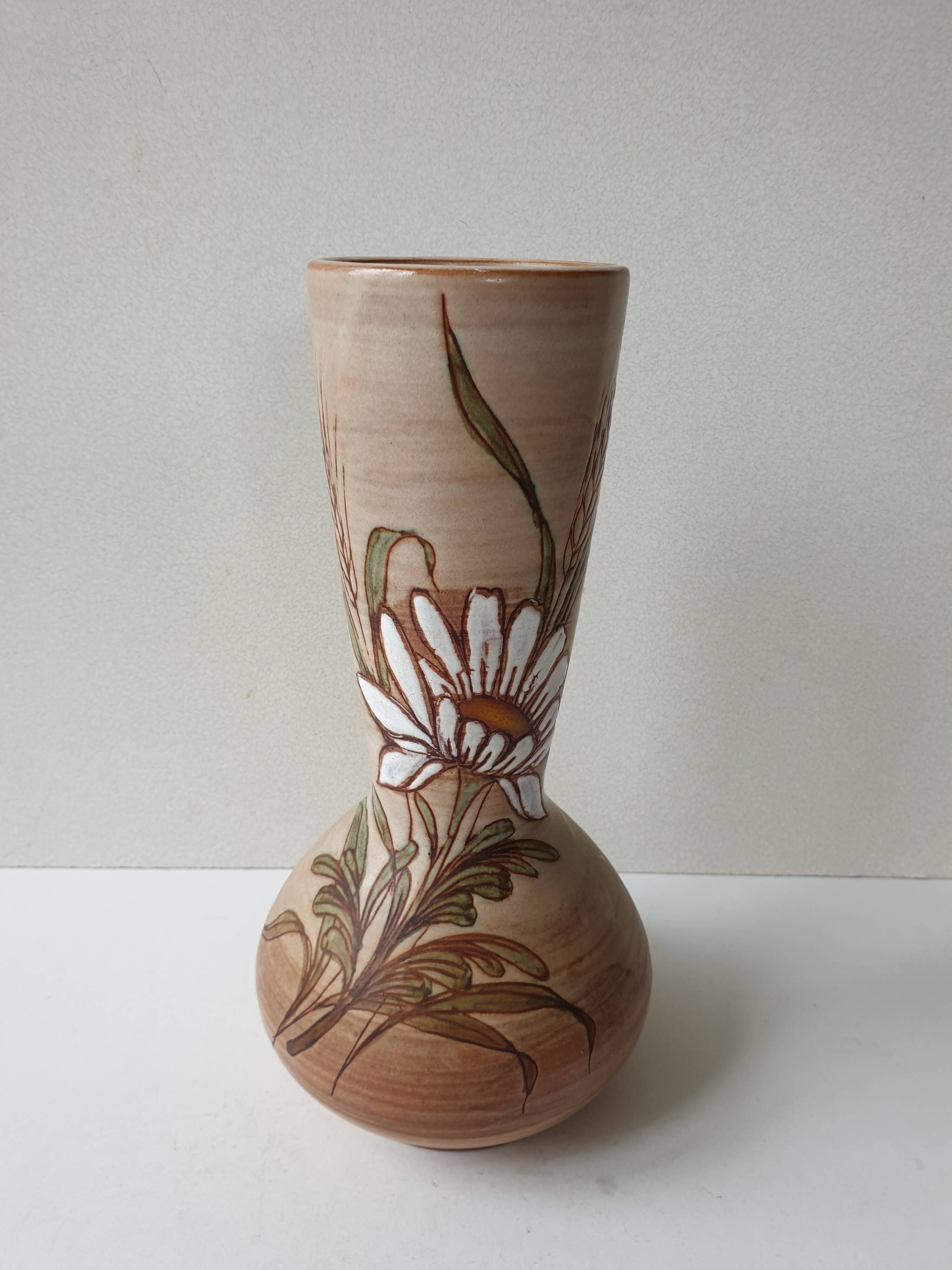 Ceramic vase with flower and wheat ears signed Fonck and Matéo (Vallauris) 1970s