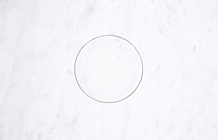 Eros round dining table in white Carrara marble, Italy, 70s in