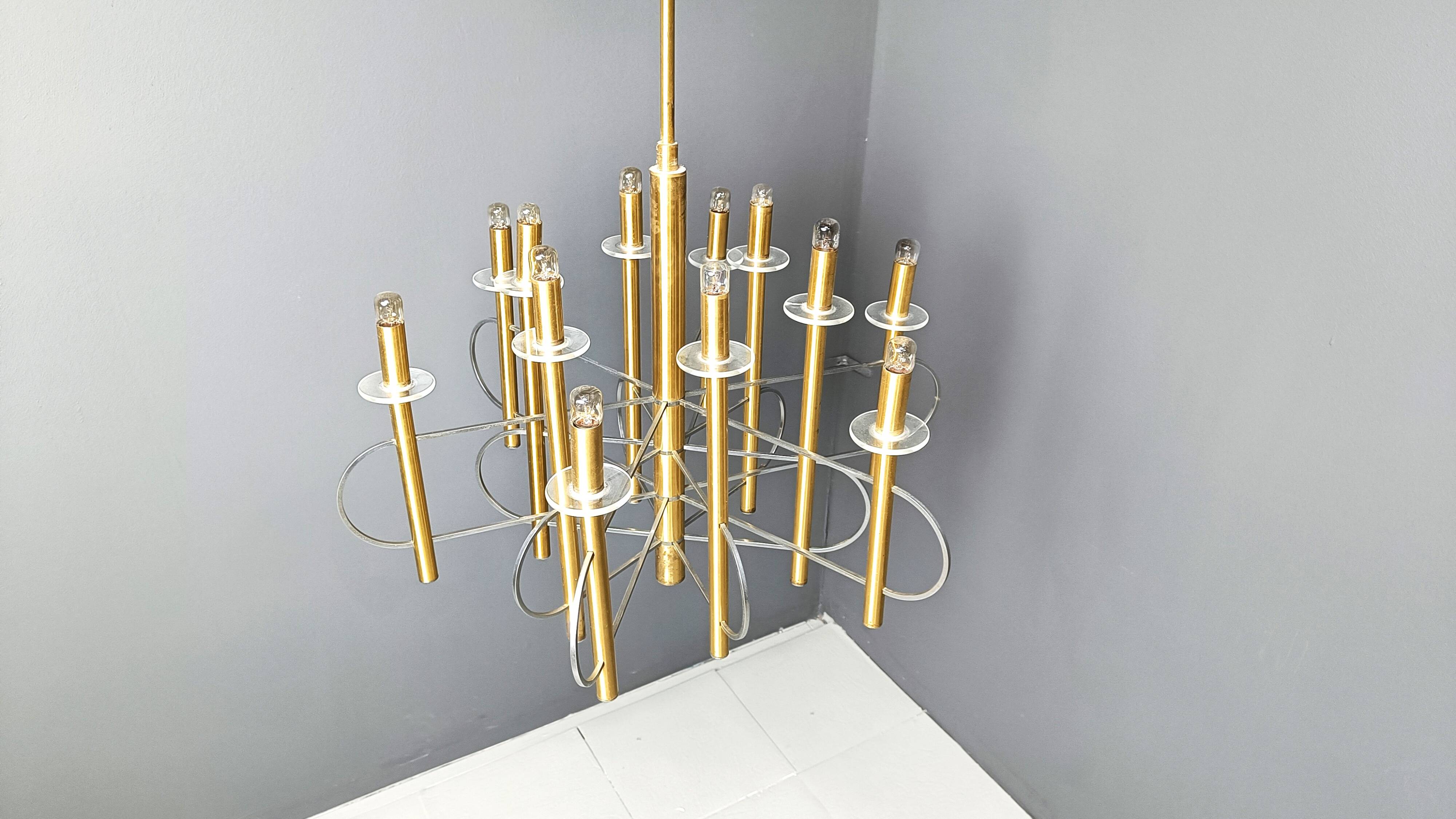 Sculptural chandelier by Gaetano Sciolari, 1970.