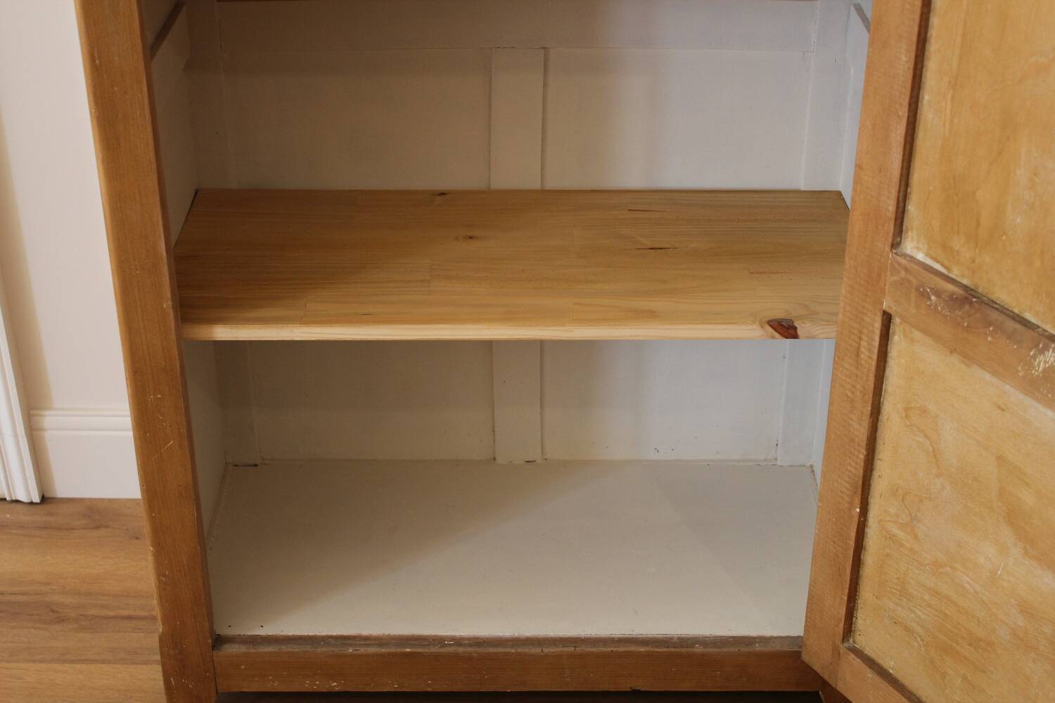 Bonnetière, Parisian wardrobe