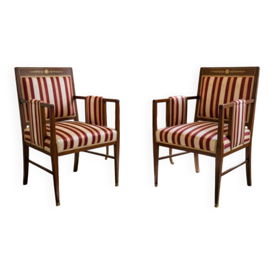 Une paire de fauteuils anciens de la fin du 19e siècle, France. Après rénovation.