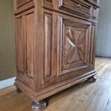 Bonnetière called standing man in solid oak with diamond points, Louis XIII style