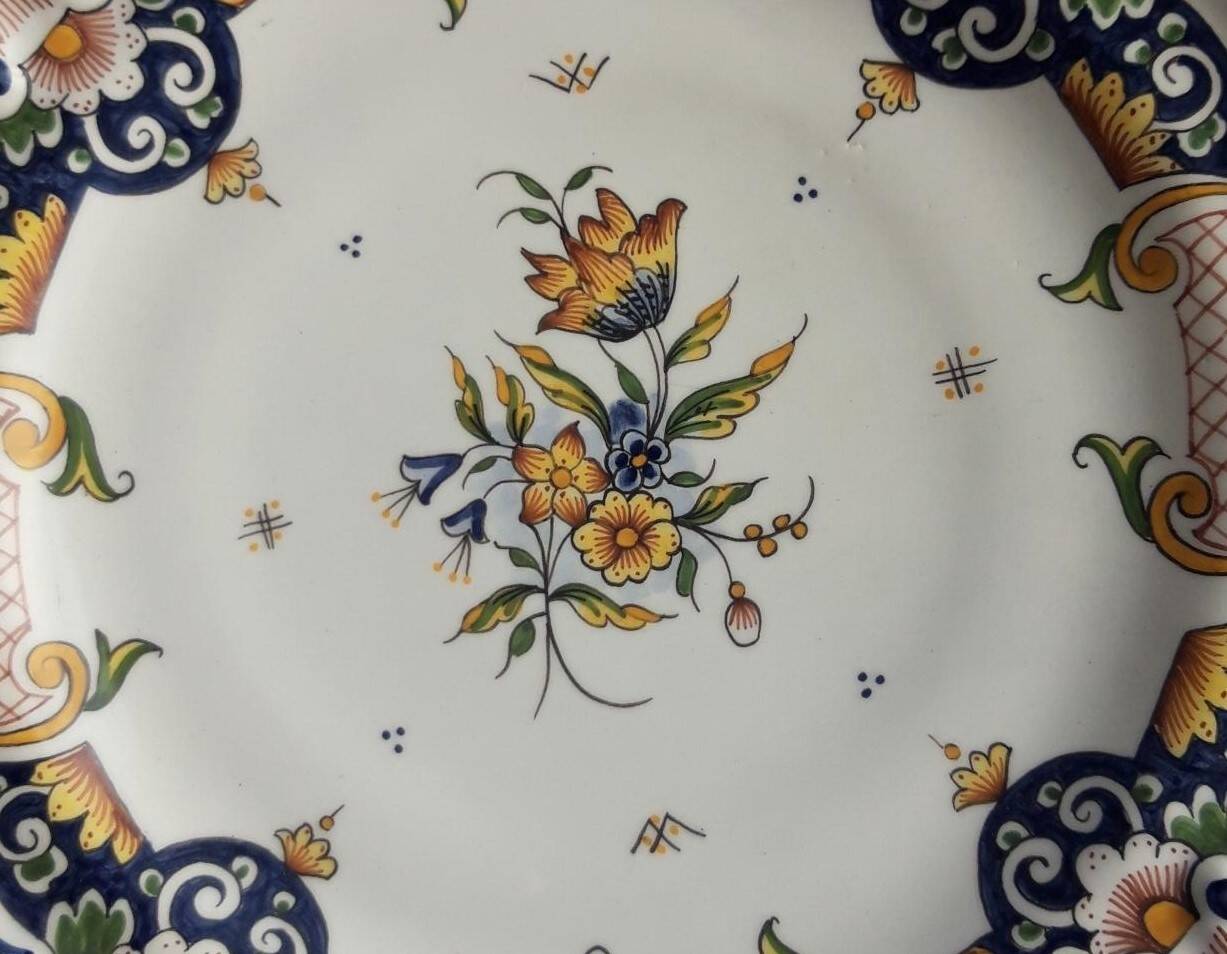 Decorative plate from Rouen signed René DELARUE