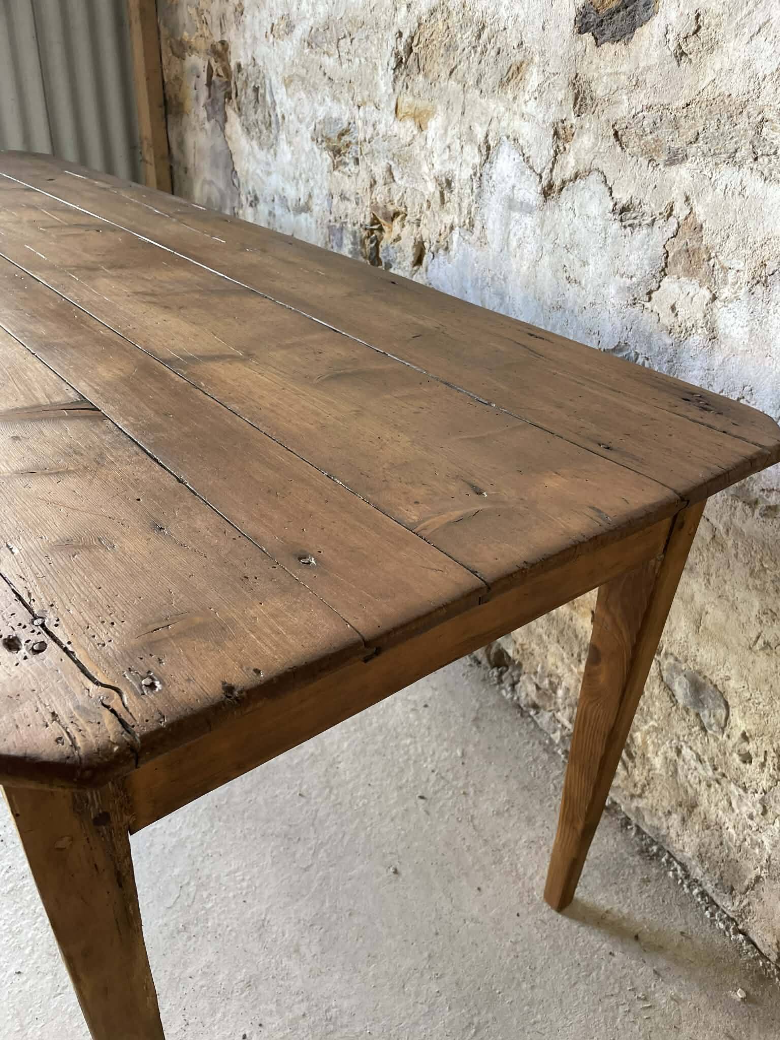 Antique wooden table with tapered legs – 200 cm