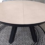 Round dining table (diam. 125 cm) in ceramic